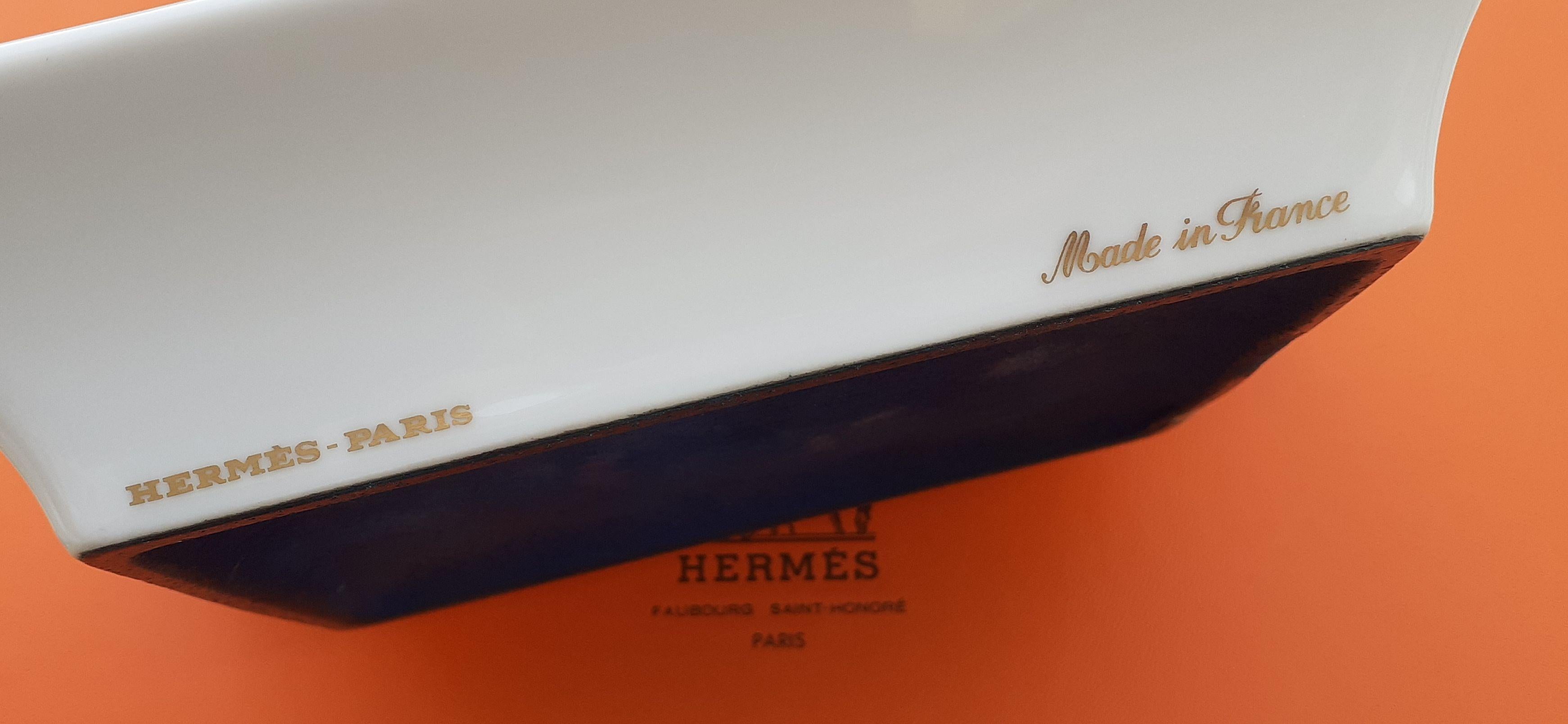 Außergewöhnliche Hermès Aschenbecher Wechselgeld Tablett Goldene Ananas in Porzellan im Angebot 3