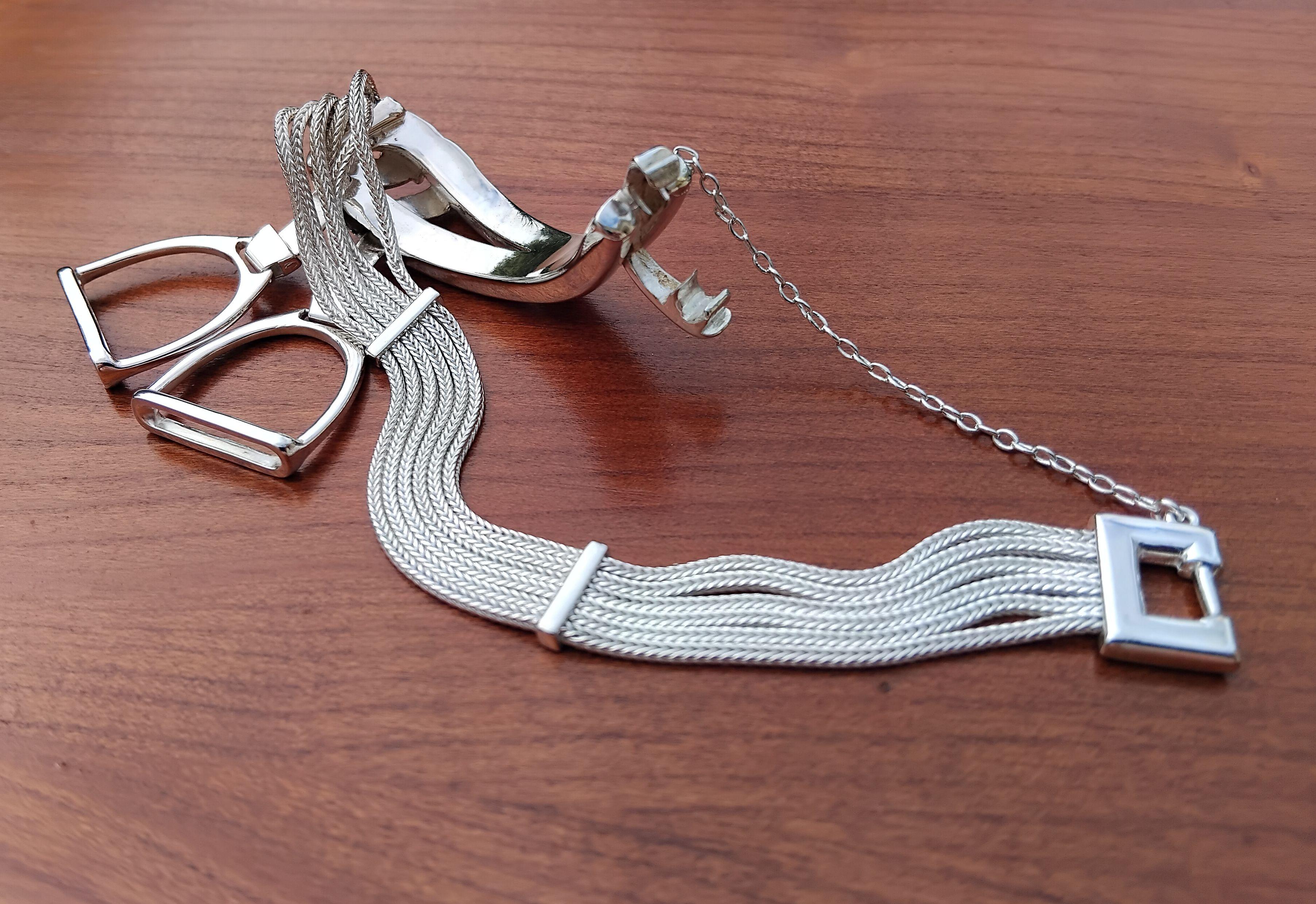 Exceptionnel Bracelet Hermès Charms étriers en argent, thème équestre, Texas  en vente 8