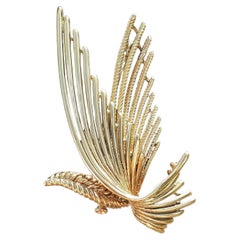 Exceptional Hermès Brooch Dove Shaped in Yellow Gold