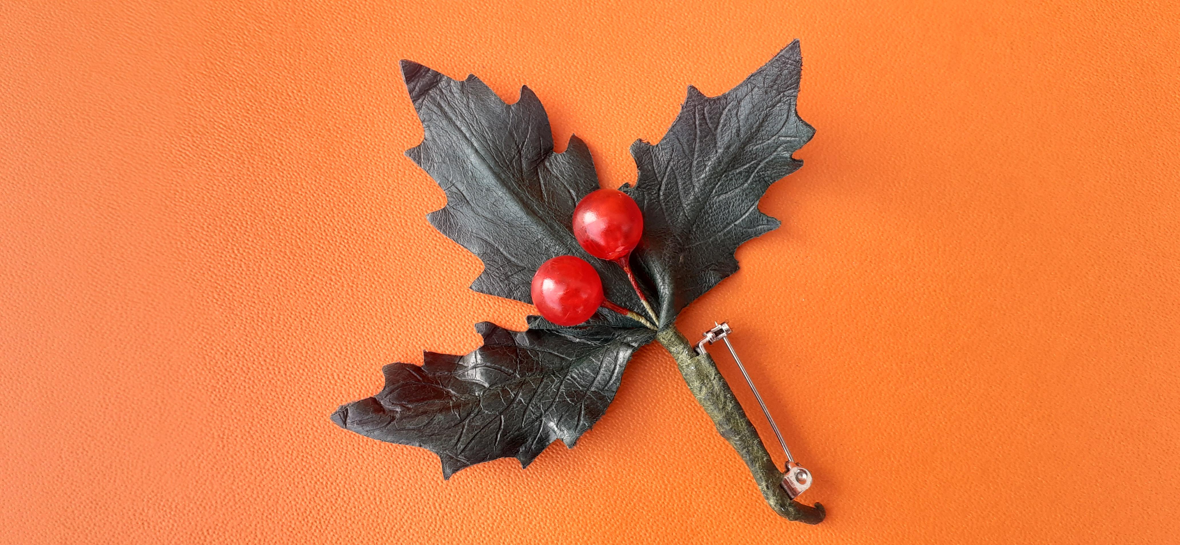 Exceptional Hermès Brooch Holly Branch in Leather RARE 5