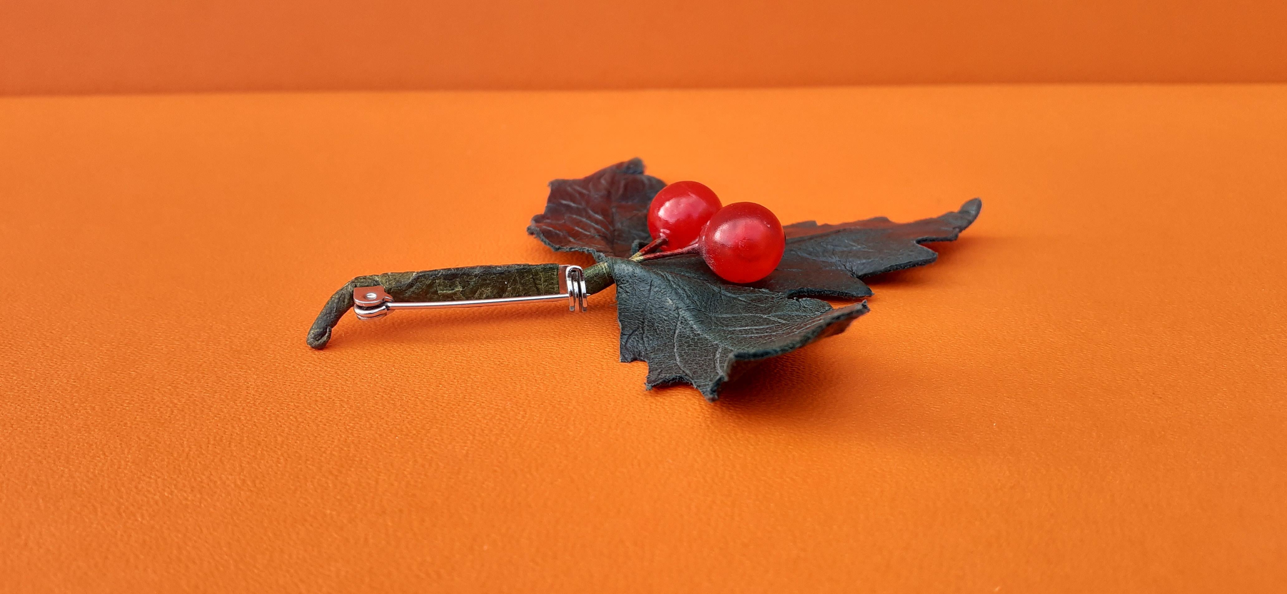 Exceptional Hermès Brooch Holly Branch in Leather RARE 3