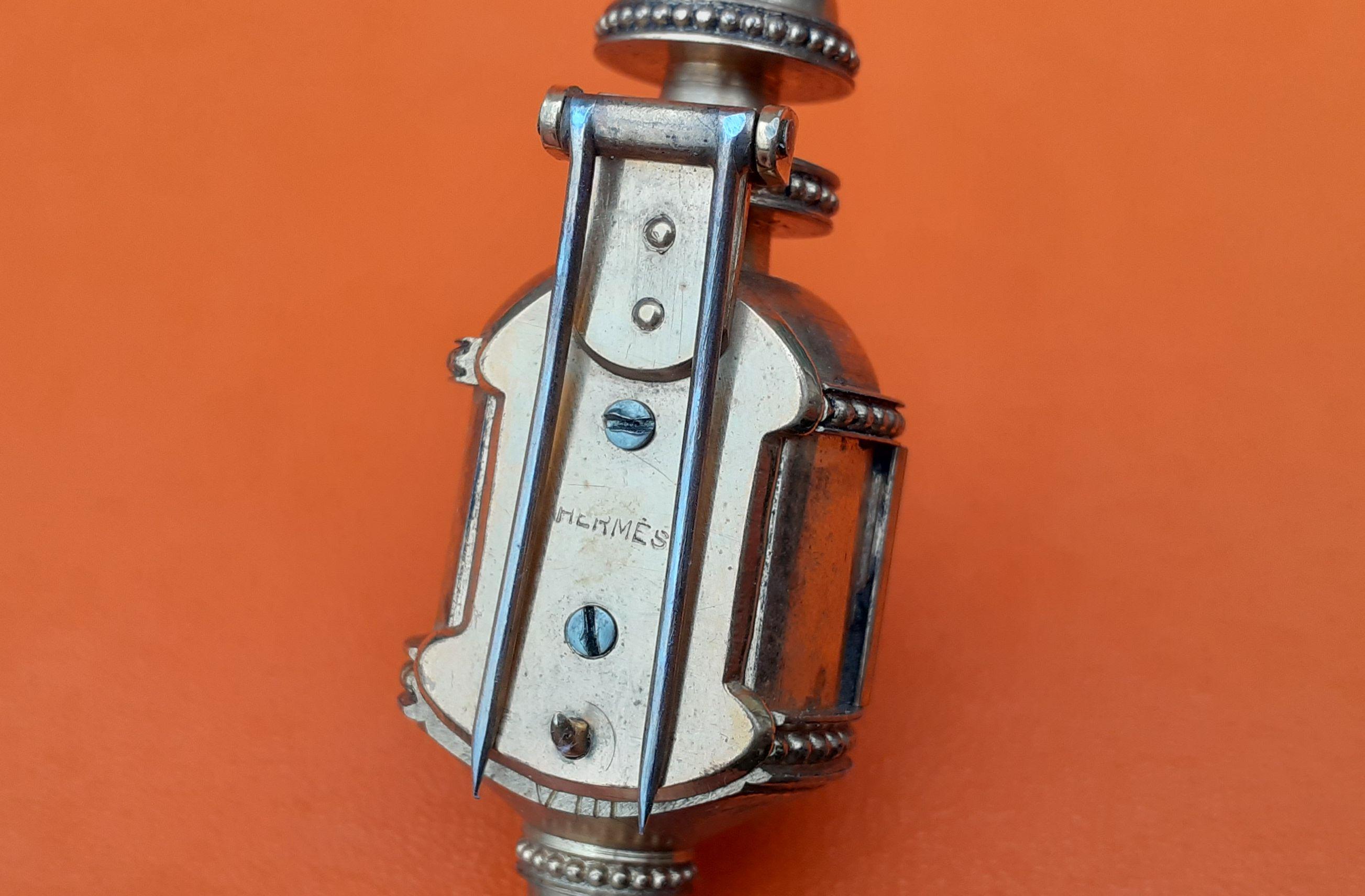Exceptional Hermès Brooch Lapel Pin Carriage Lantern Golden Metal Rare 5