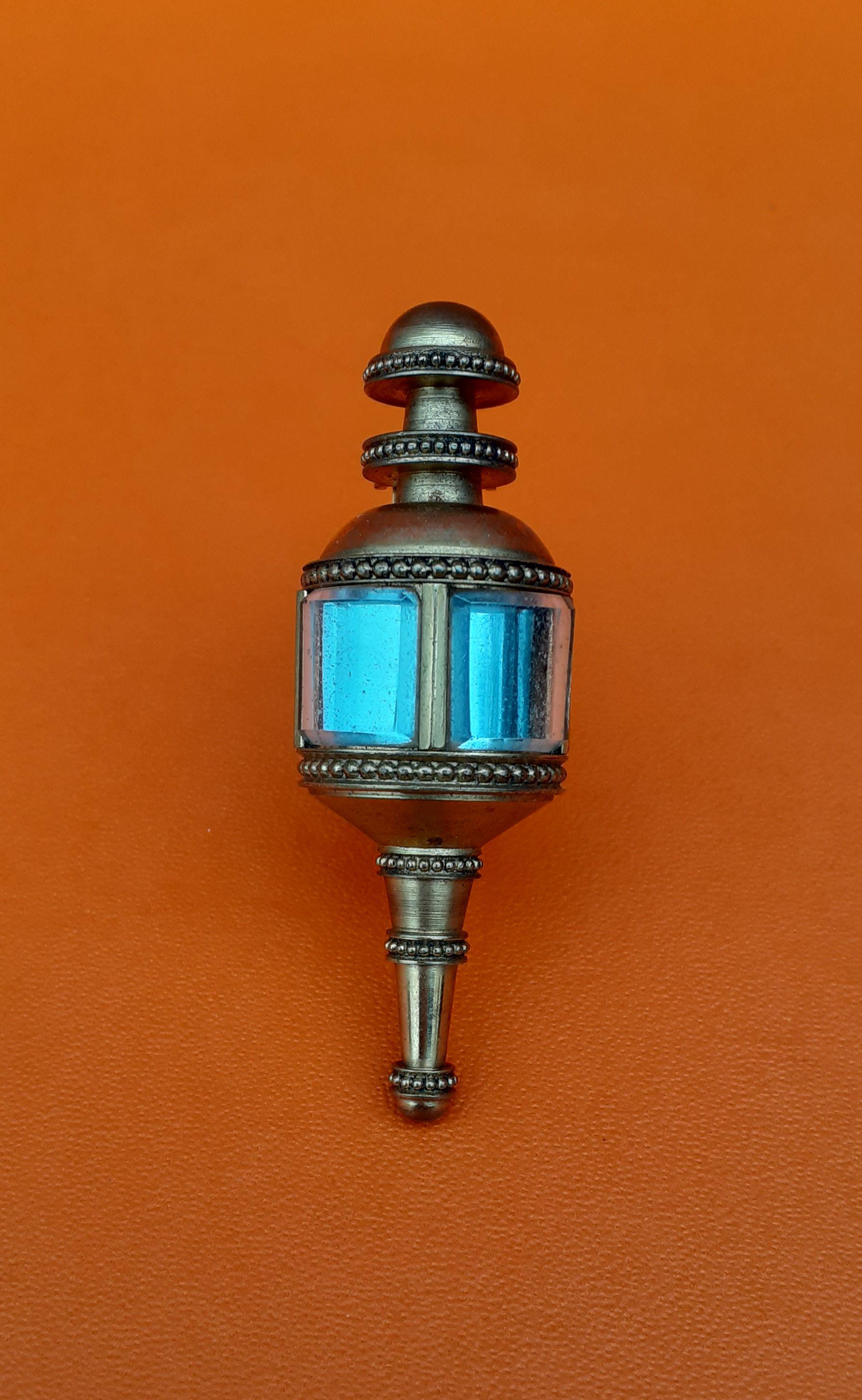 Rare and Gorgeous Authentic Hermès Lapel Pin

Pattern: Lantern

Super cute. This item is rare and absolutely lovely

As much as the carriage, the lantern fully embodies the Hermès brand

Made of Golden Metal and Glass

Vintage Item 

