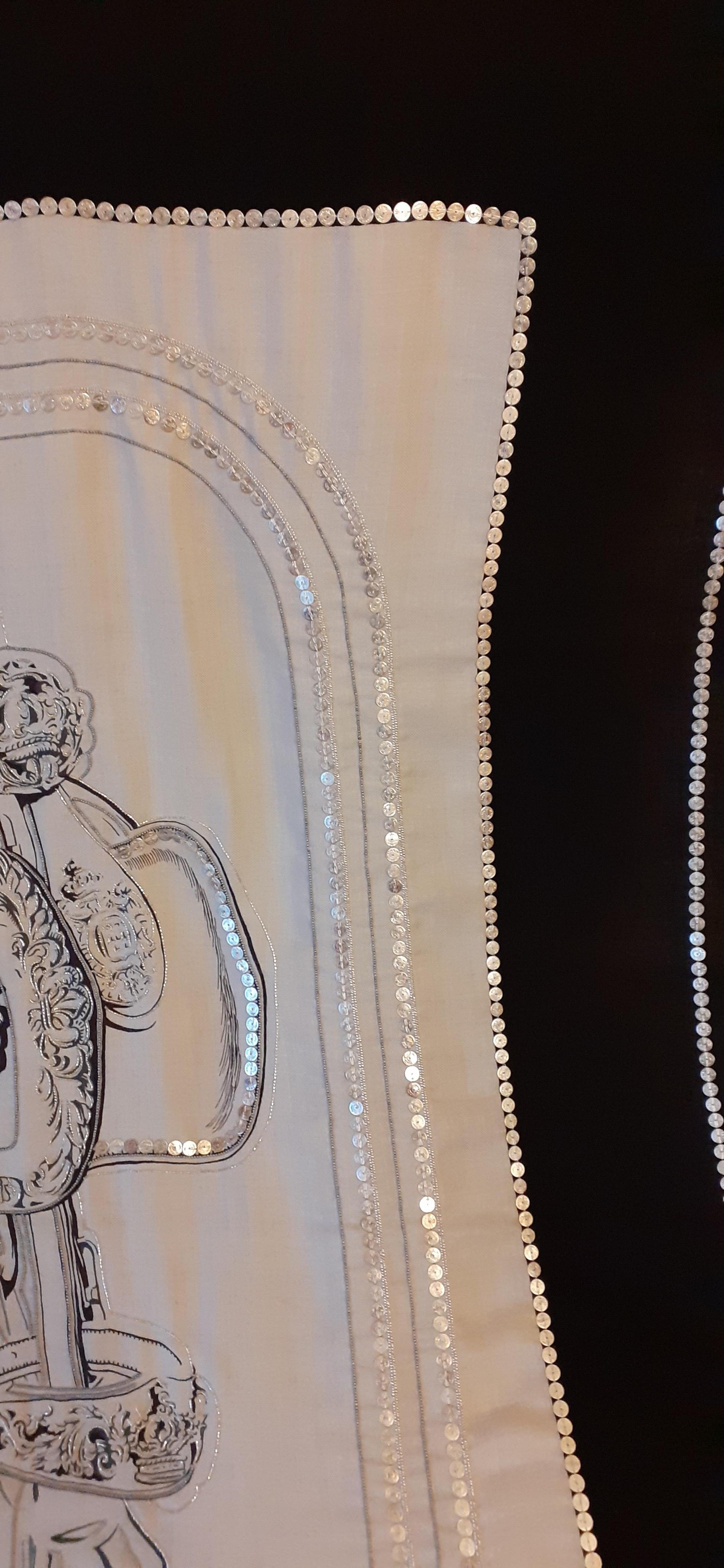 Exceptionnel Châle Hermès en cachemire et soie Brides De Gala perlé à la main 140 cm en vente 1