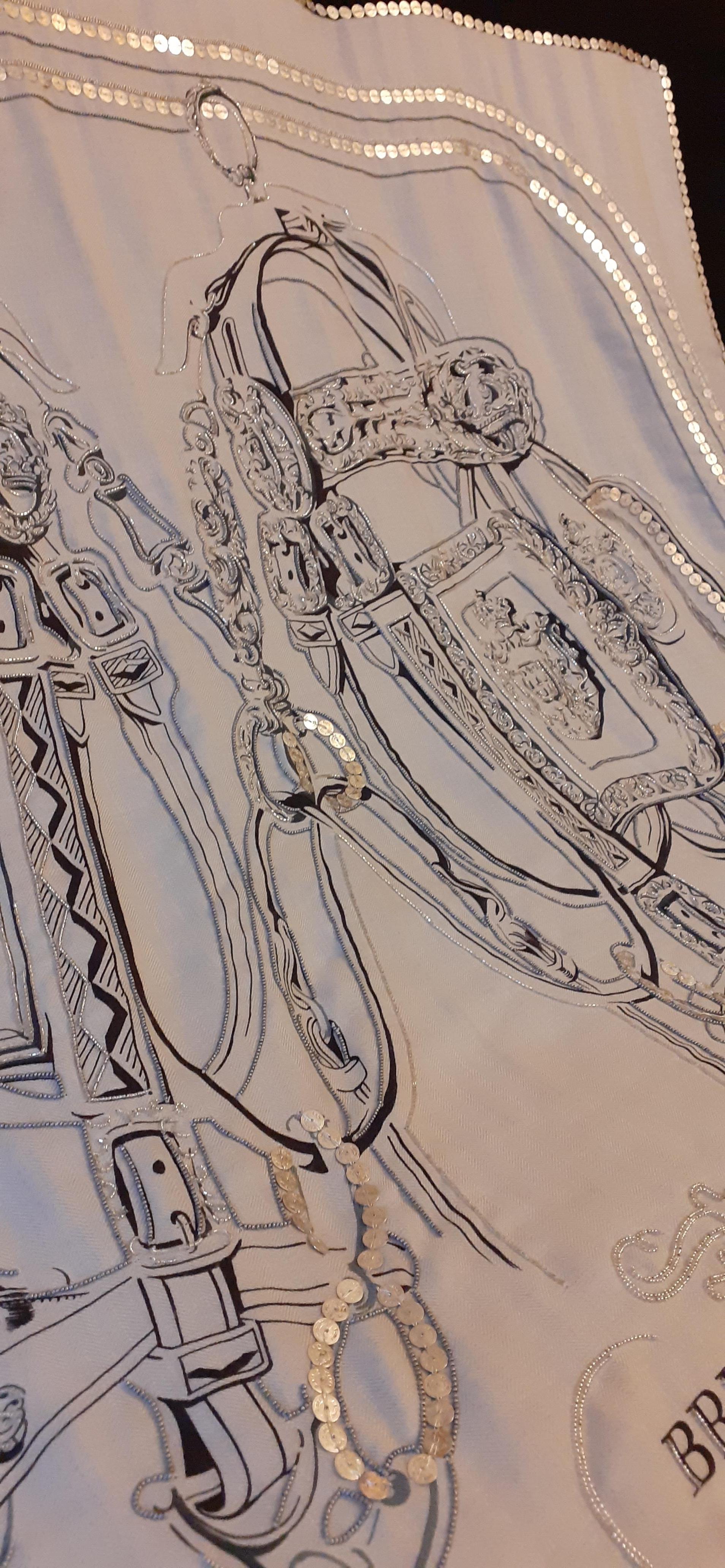 Exceptionnel Châle Hermès en cachemire et soie Brides De Gala perlé à la main 140 cm en vente 3