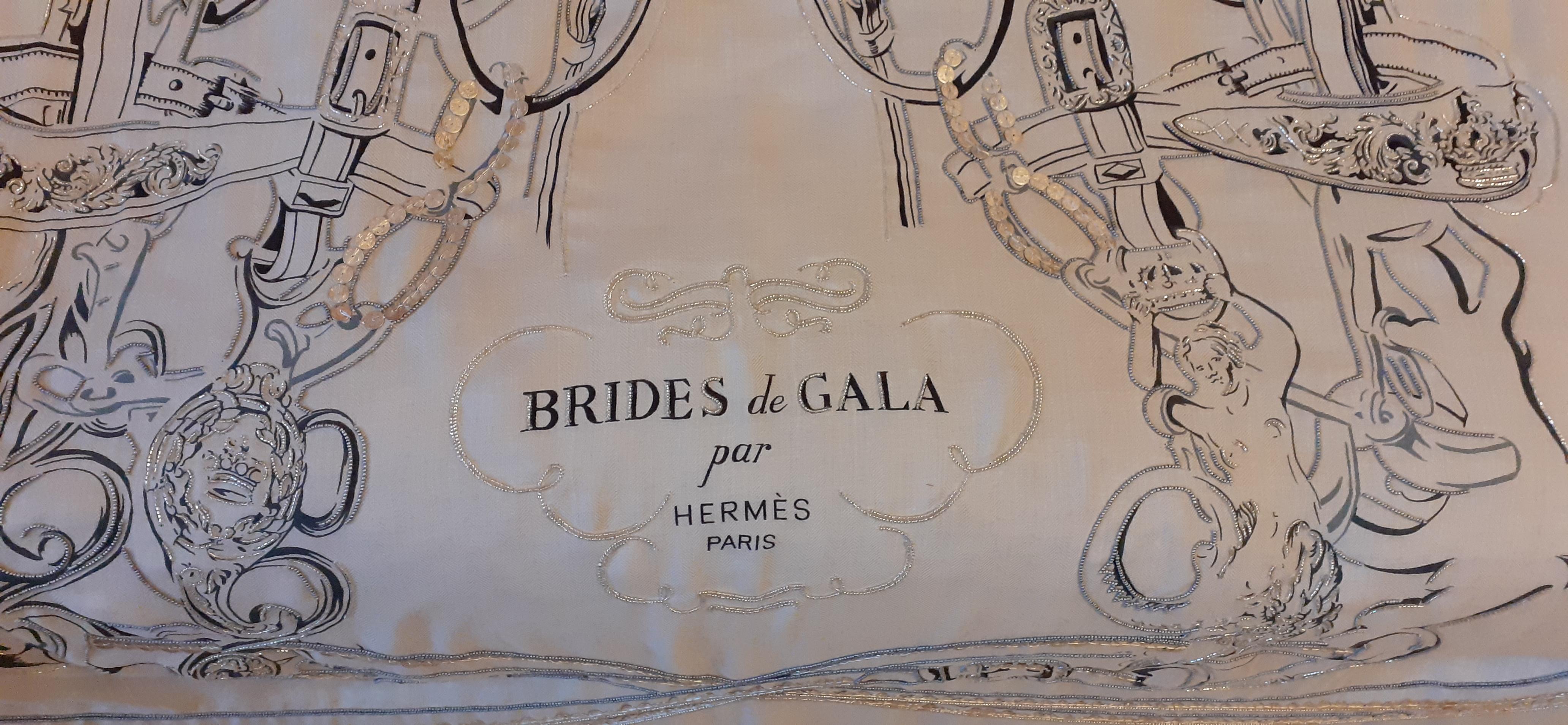 Exceptionnel Châle Hermès en cachemire et soie Brides De Gala perlé à la main 140 cm en vente 4