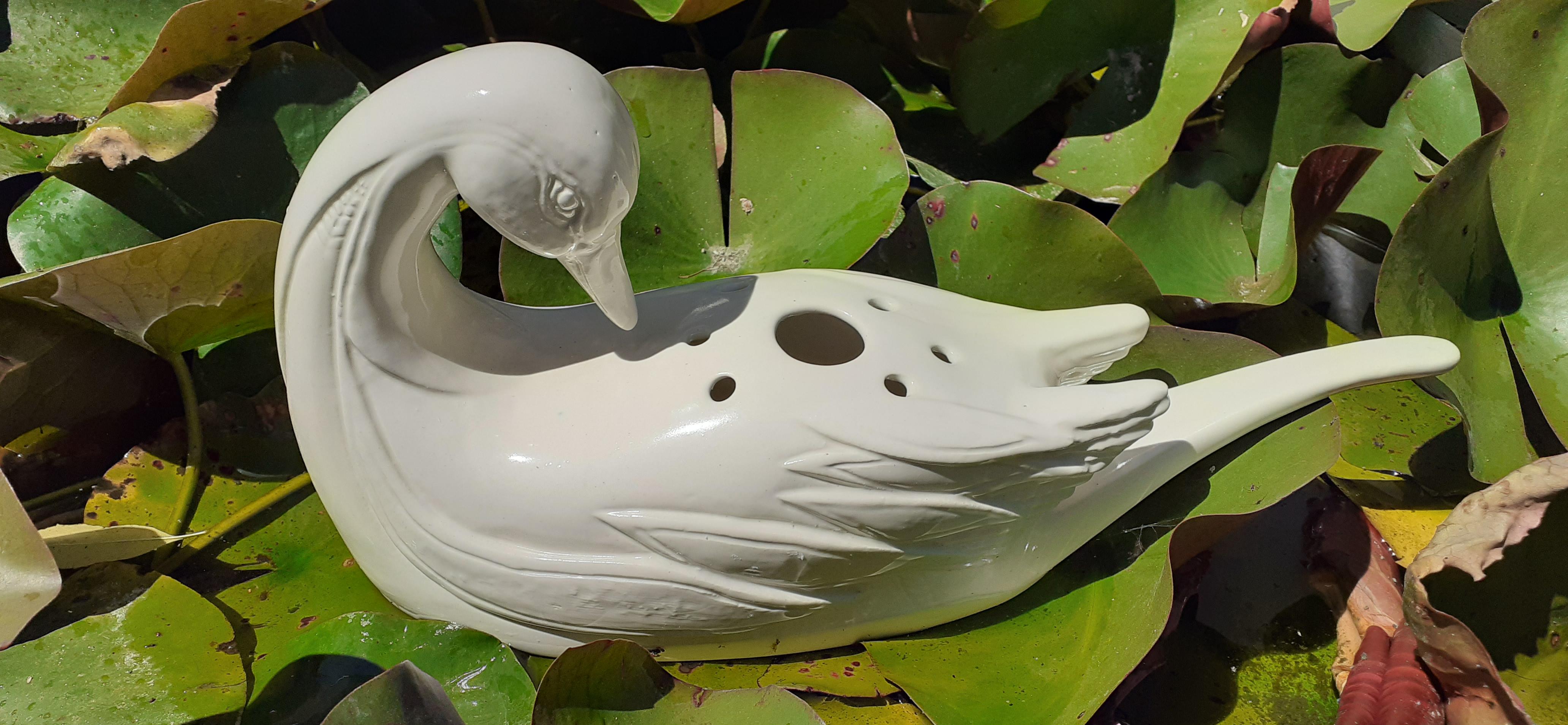 Exceptional Hermès Centerpiece Vase Ceramic Duck From La Mare aux Canards RARE For Sale 8