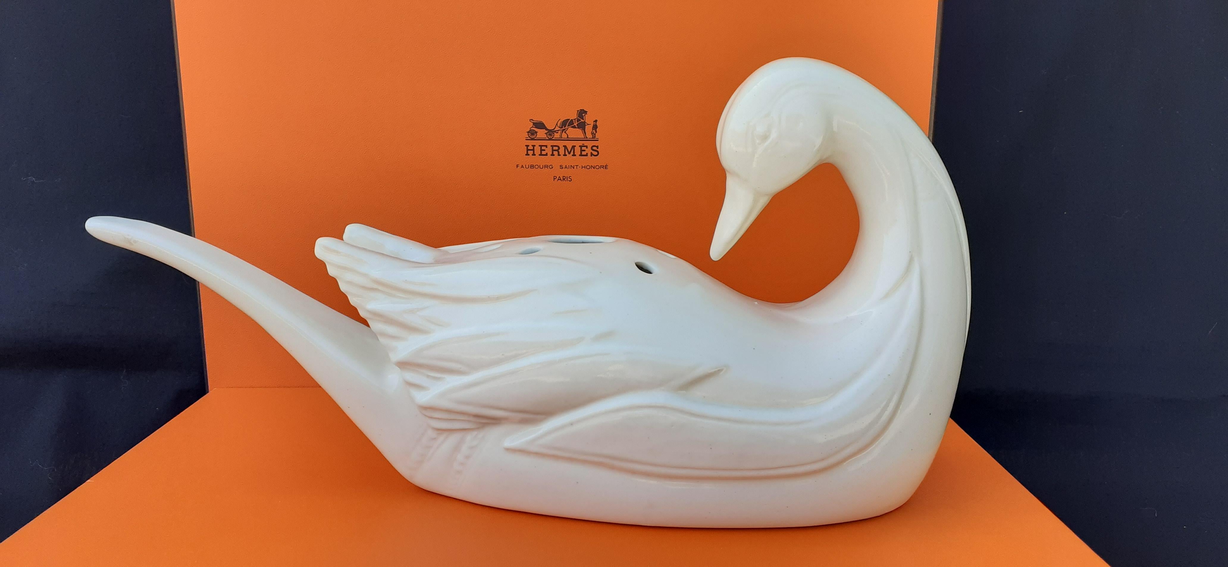 Exceptional Hermès Centerpiece Vase Ceramic Duck From La Mare aux Canards RARE For Sale 2