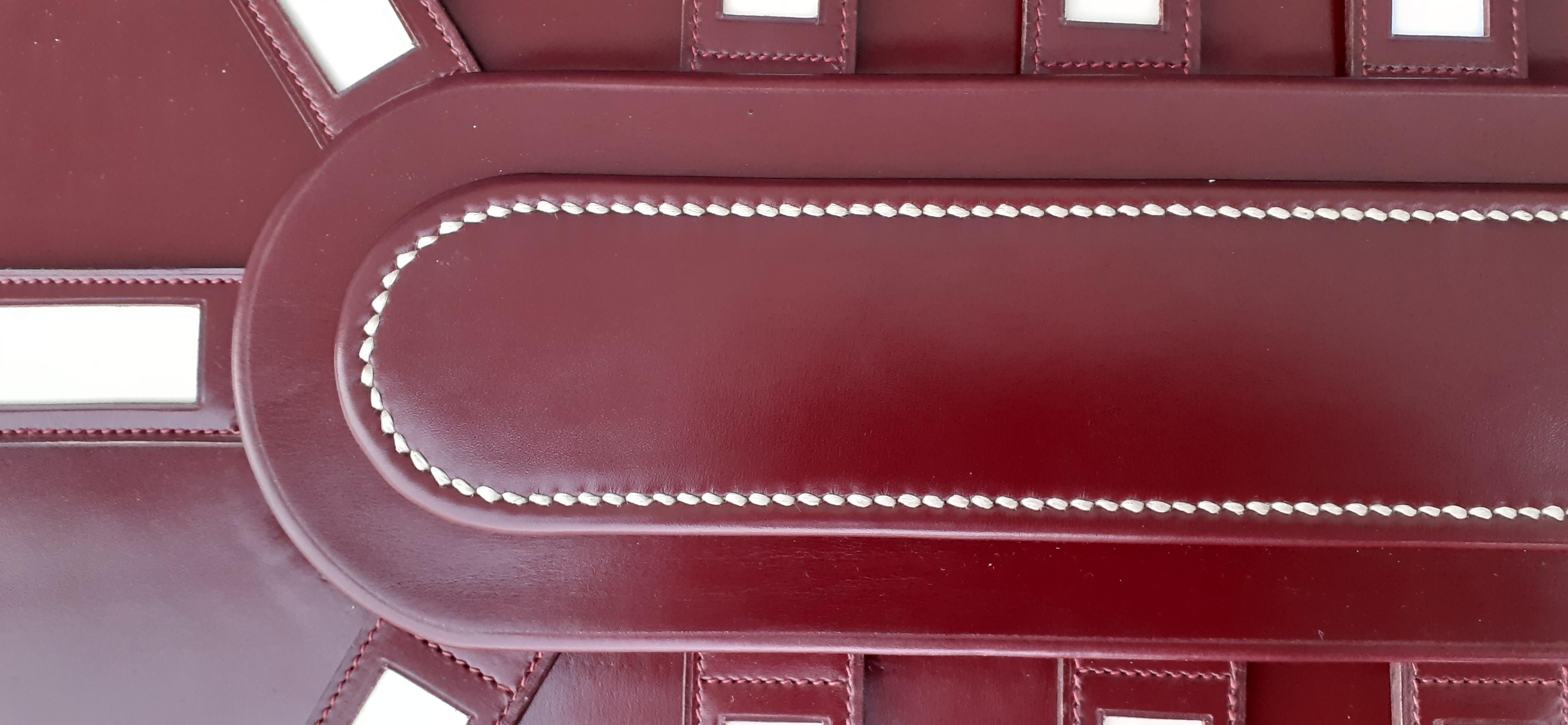 Außergewöhnliche Hermès Mittelstück Sitzplan 12 Personen Rouge H Leder RARE im Angebot 8