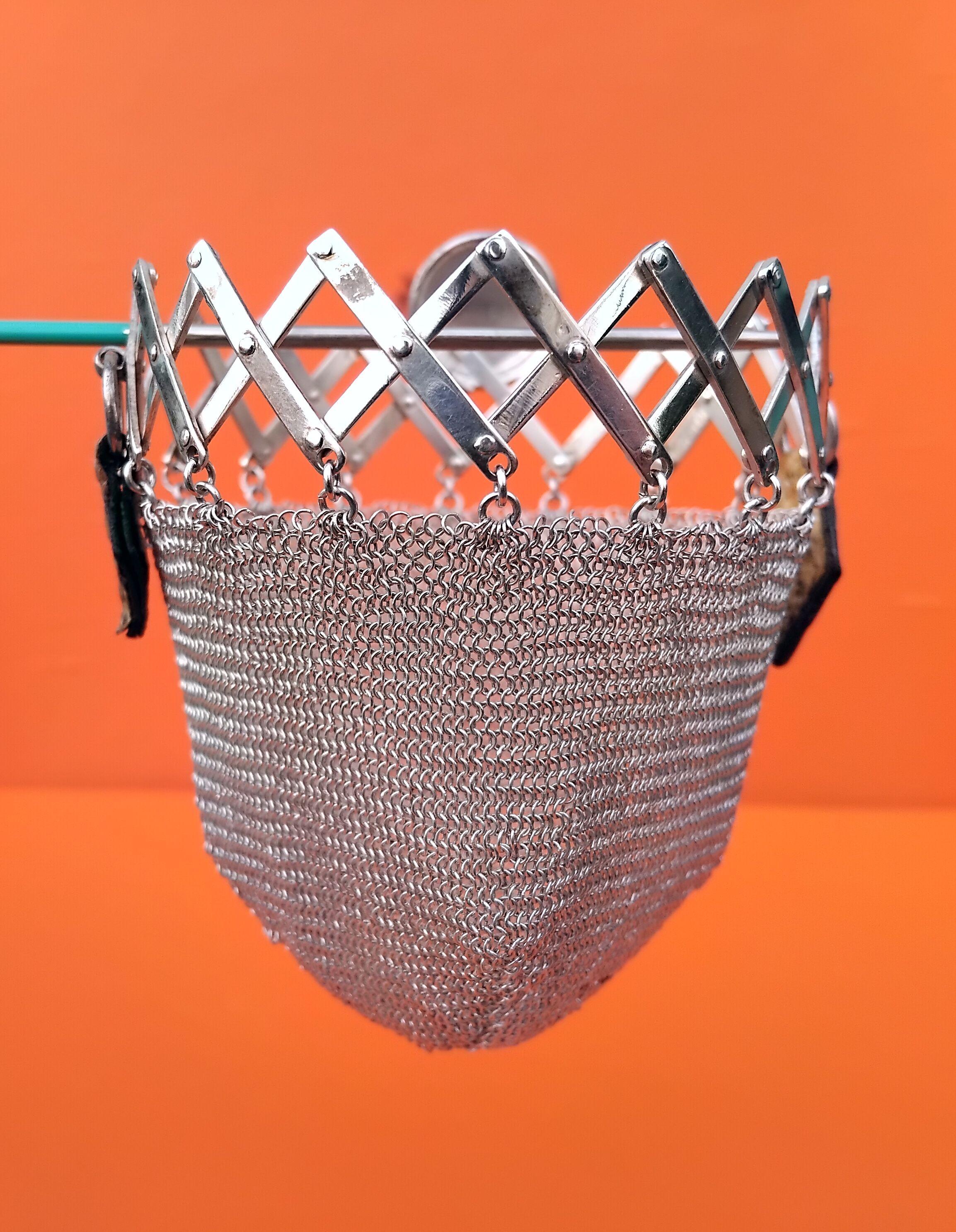 Exceptional Hermès Chainmail Almoner Coin Purse in Silver RARE For Sale 8