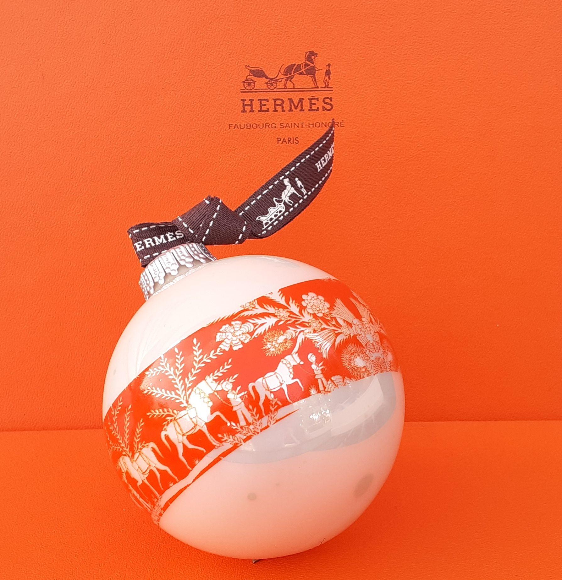 Rare Authentic Hermès Christmas Ball

The pattern comes from the 