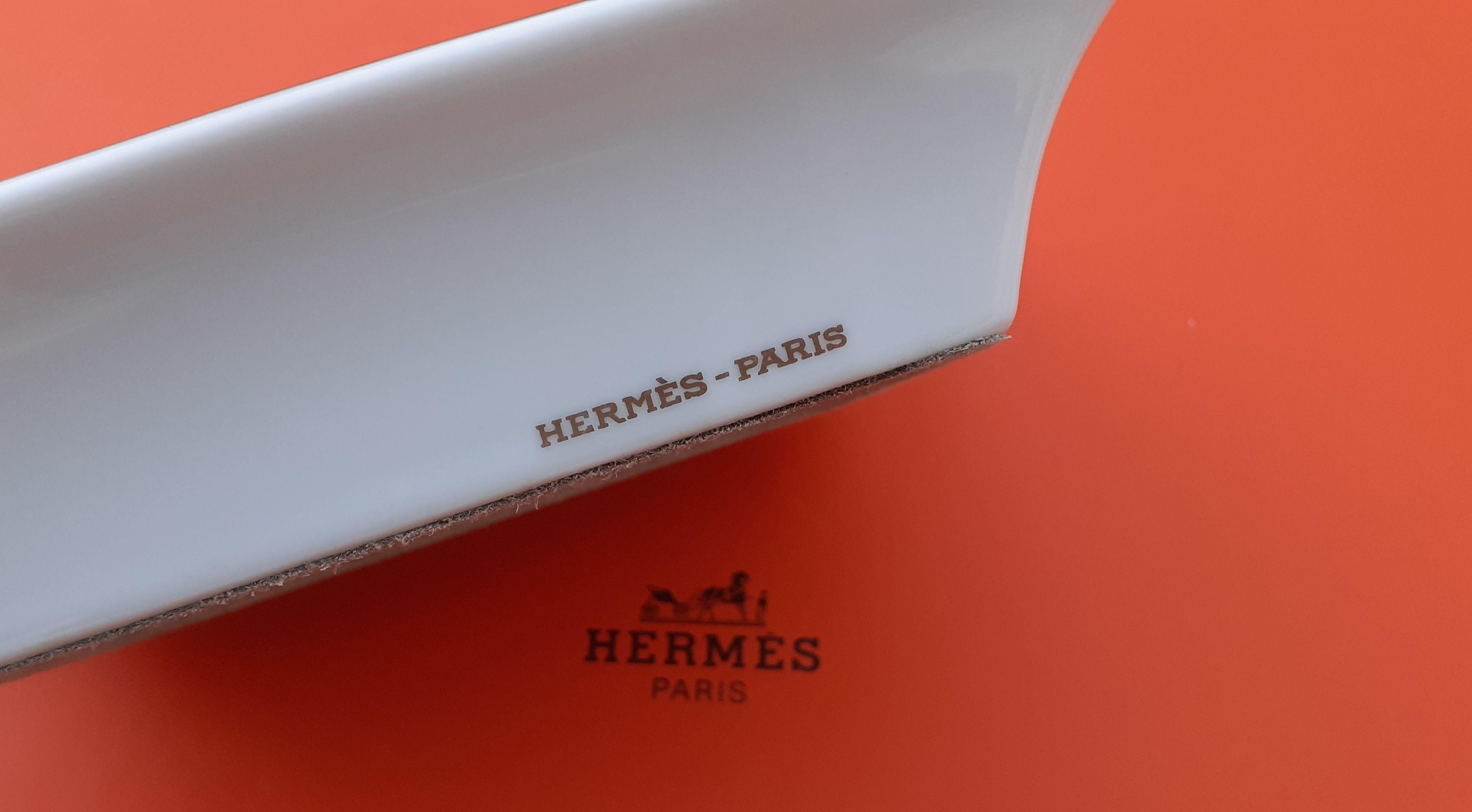 Exceptionnel Cendrier à Cigares Hermès Plateau à Change Cacao en Porcelaine en vente 13