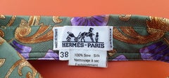 Exceptional Hermès Collar and Matching Cuffs Set in Silk Cheval Turc Print RARE