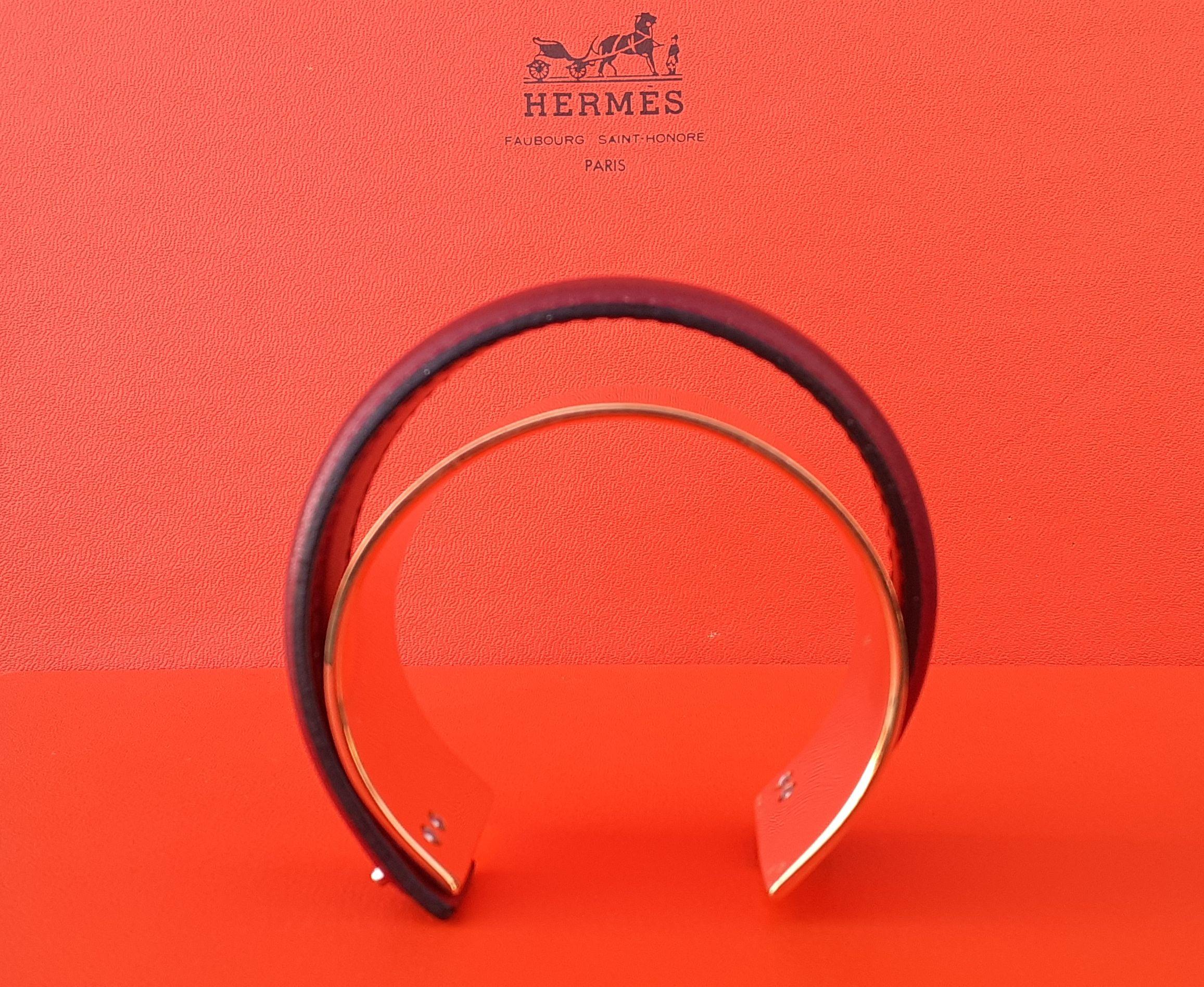 Exceptional Hermès Cuff Bracelet Golden Hdw and Rouge H Box Leather Size L For Sale 5