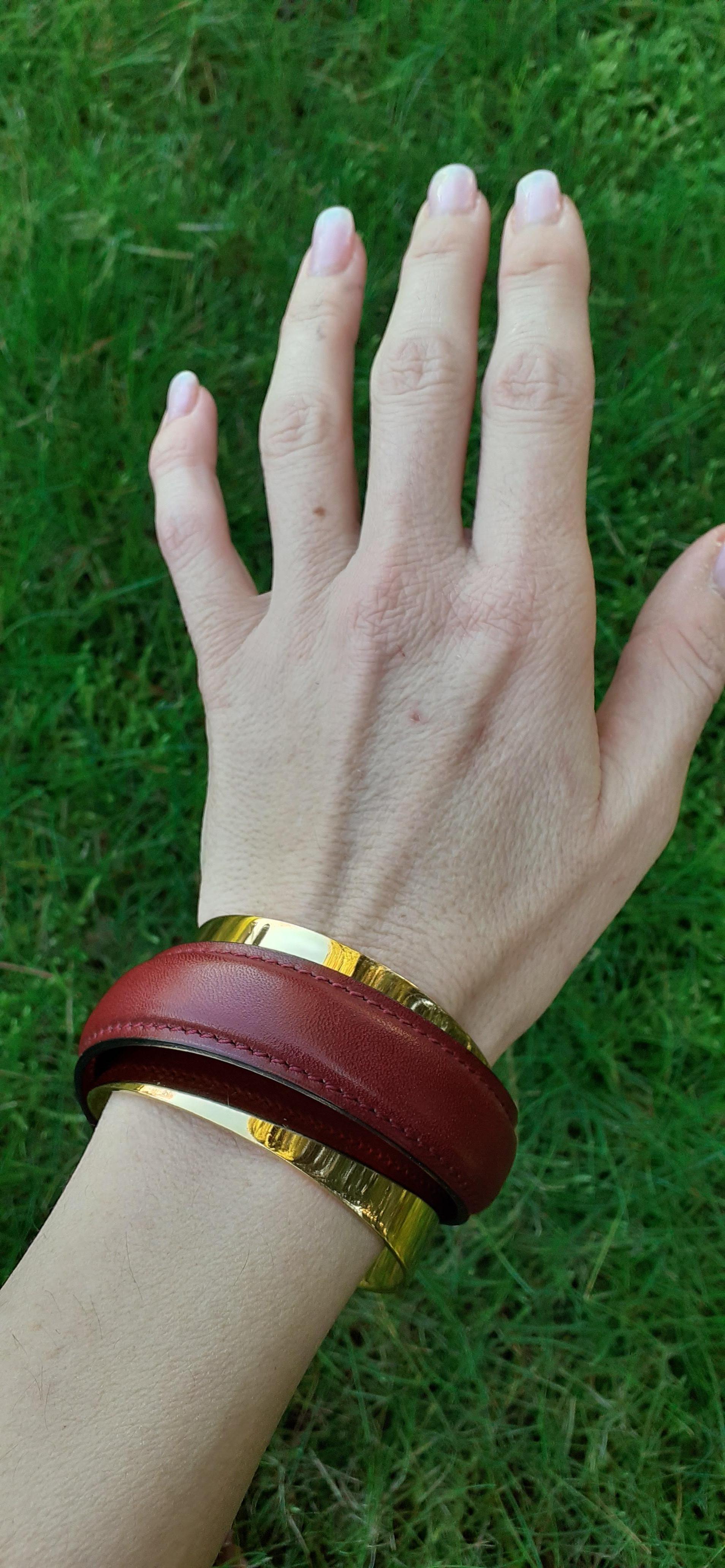 Exceptional Hermès Cuff Bracelet Golden Hdw and Rouge H Box Leather Size L For Sale 10