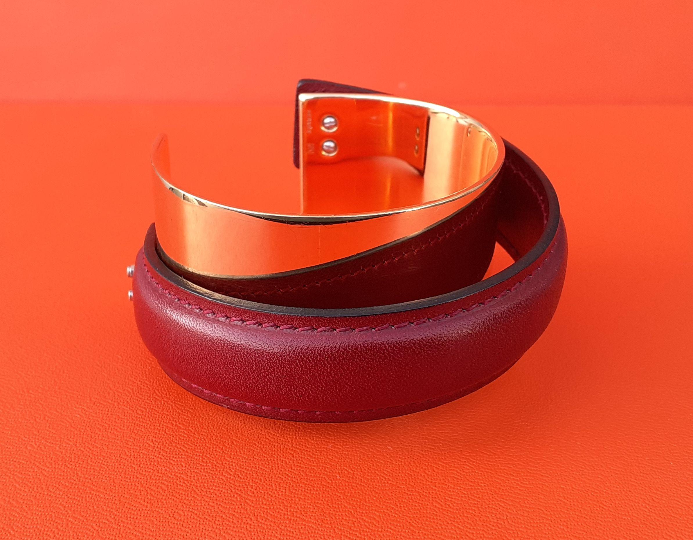 Exceptionnel Bracelet manchette Hermès Hdw doré et Rouge H Boîte cuir Taille L en vente 6