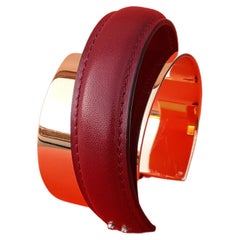 Exceptionnel Bracelet manchette Hermès Hdw doré et Rouge H Boîte cuir Taille L