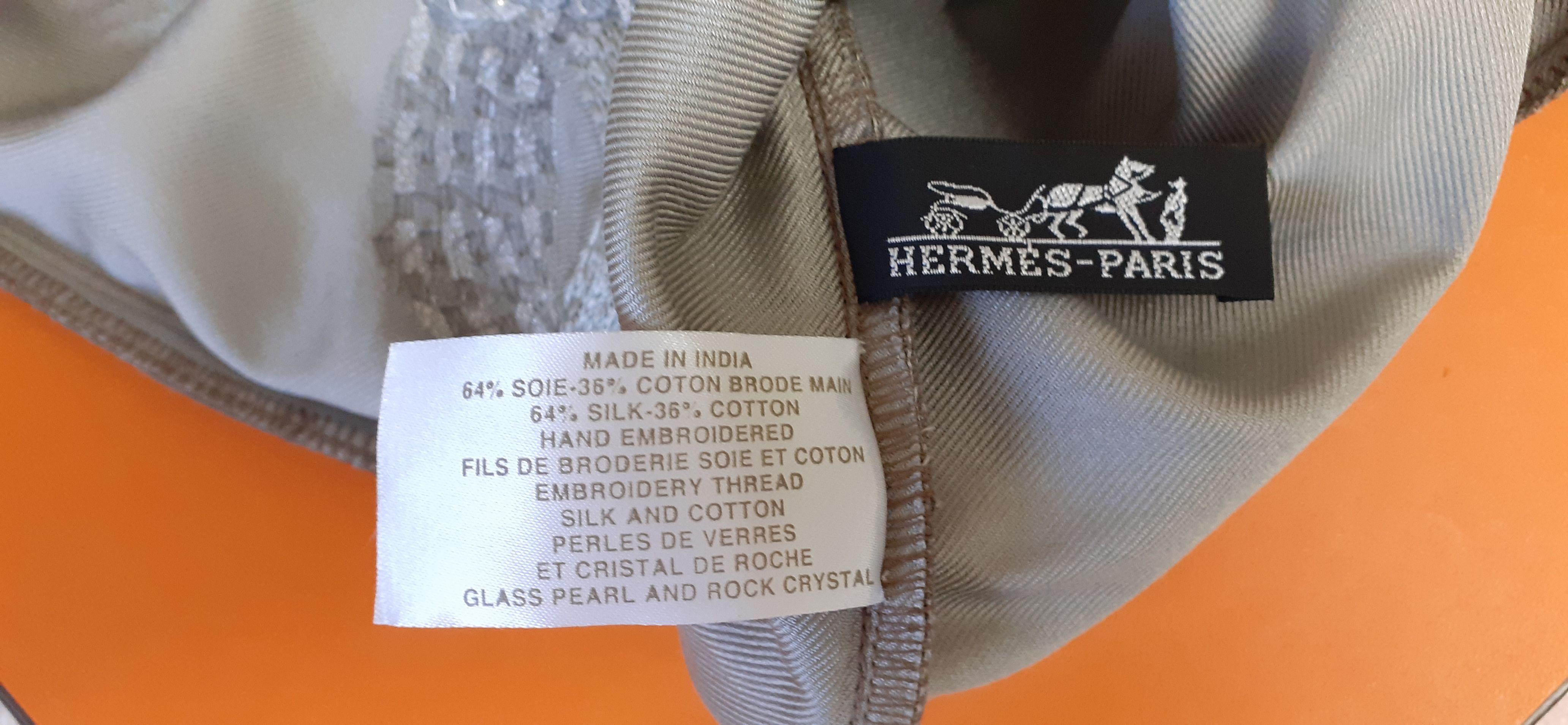 Außergewöhnliche Hermès Kissen Kissen Brasilien Federn Muster Seide Coton gestickt im Angebot 5