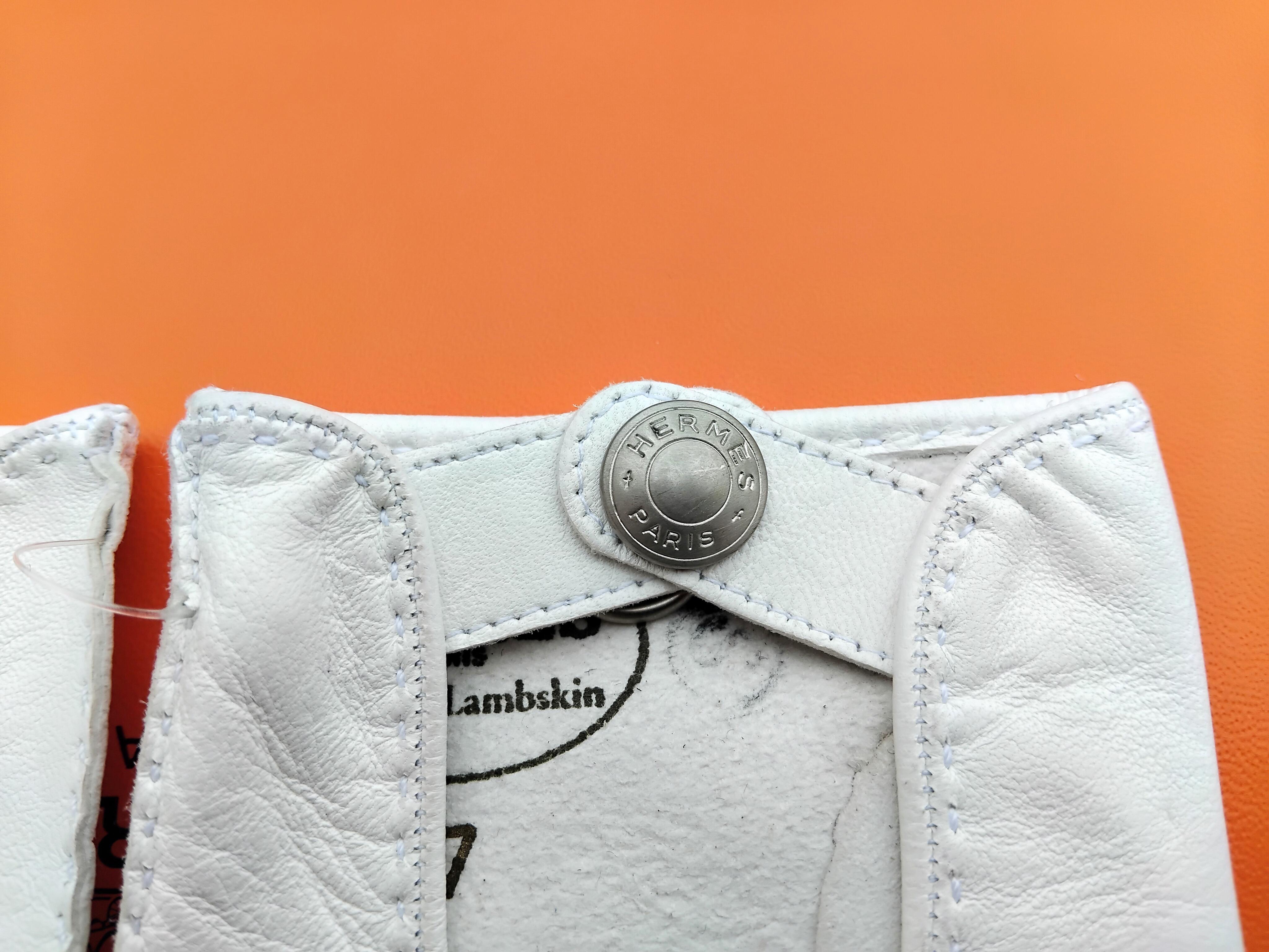 Außergewöhnliche Hermès Fahrhandschuhe Weißes Leder Größe 7 im Angebot 2