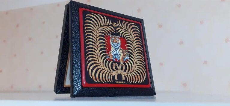Exceptional Hermès Enamel and Leather Powder Compact Tigre Royal Print RARE For Sale 6