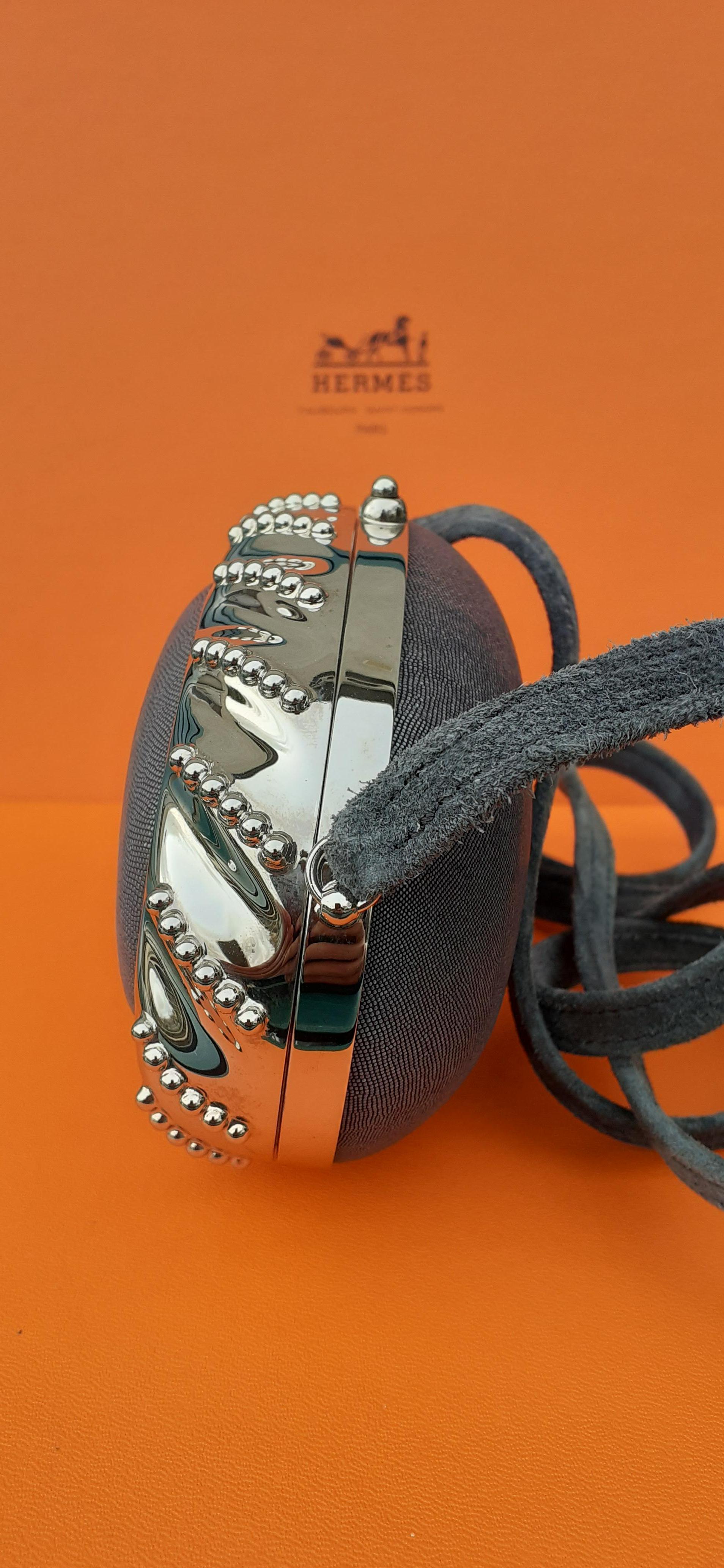 Exceptionnelle pochette de soirée Hermès Minaudière en galuchat gris argenté métallisé en vente 4