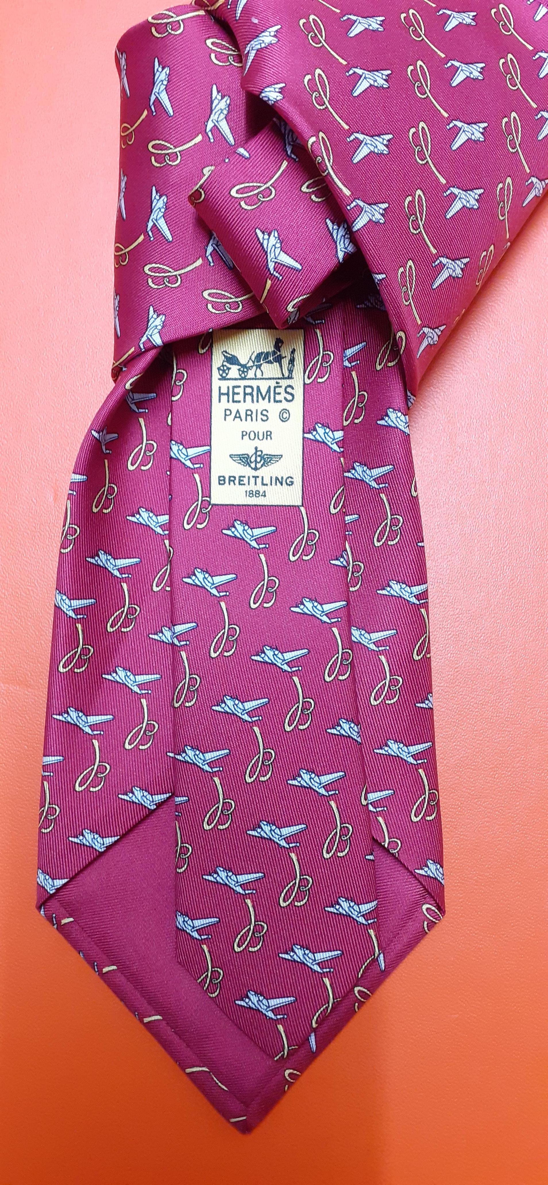 Exceptionnelle cravate en soie Hermès For Breitling Imprimé avions Pour hommes en vente