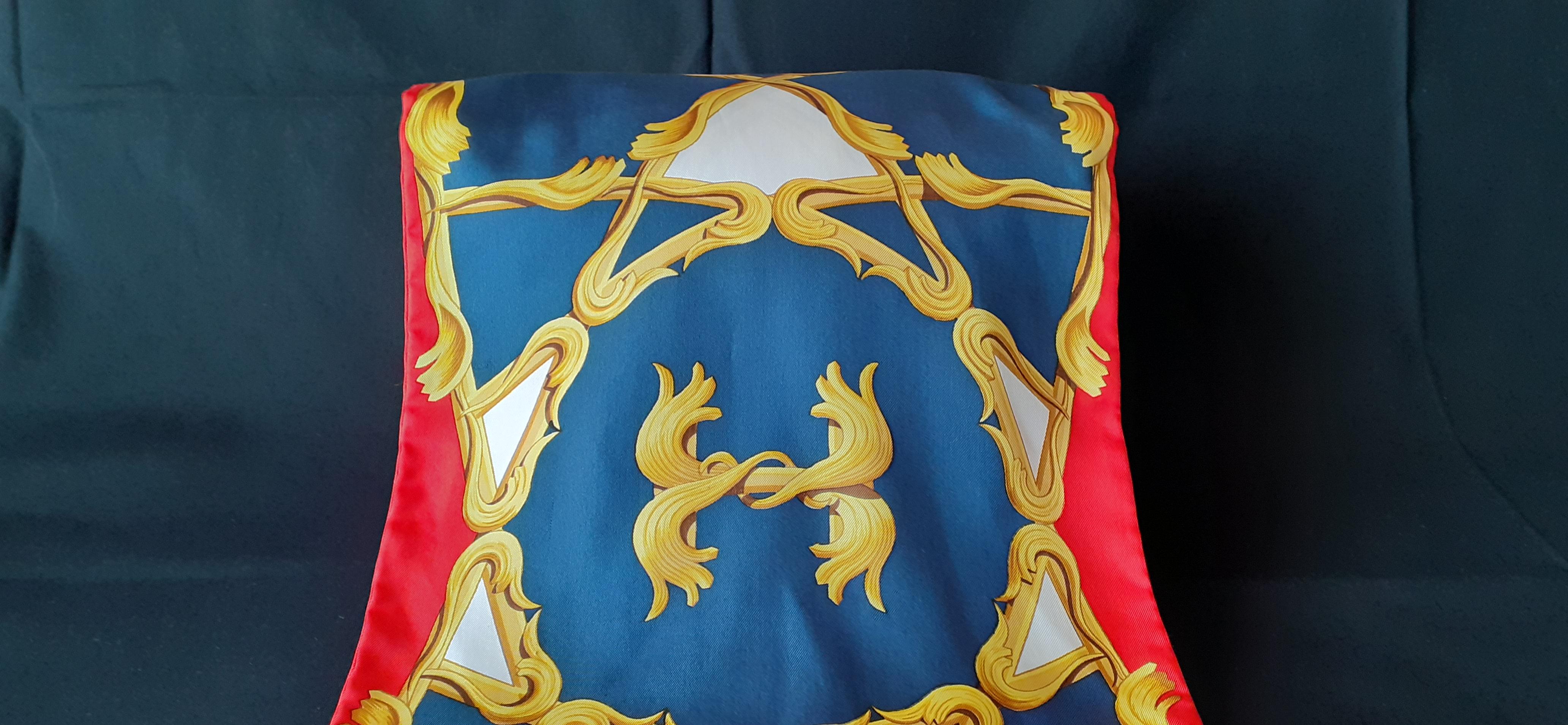 Hermès Silk Hand Muff Warmer Crowns Couronnes Print Abadie For Sale 4