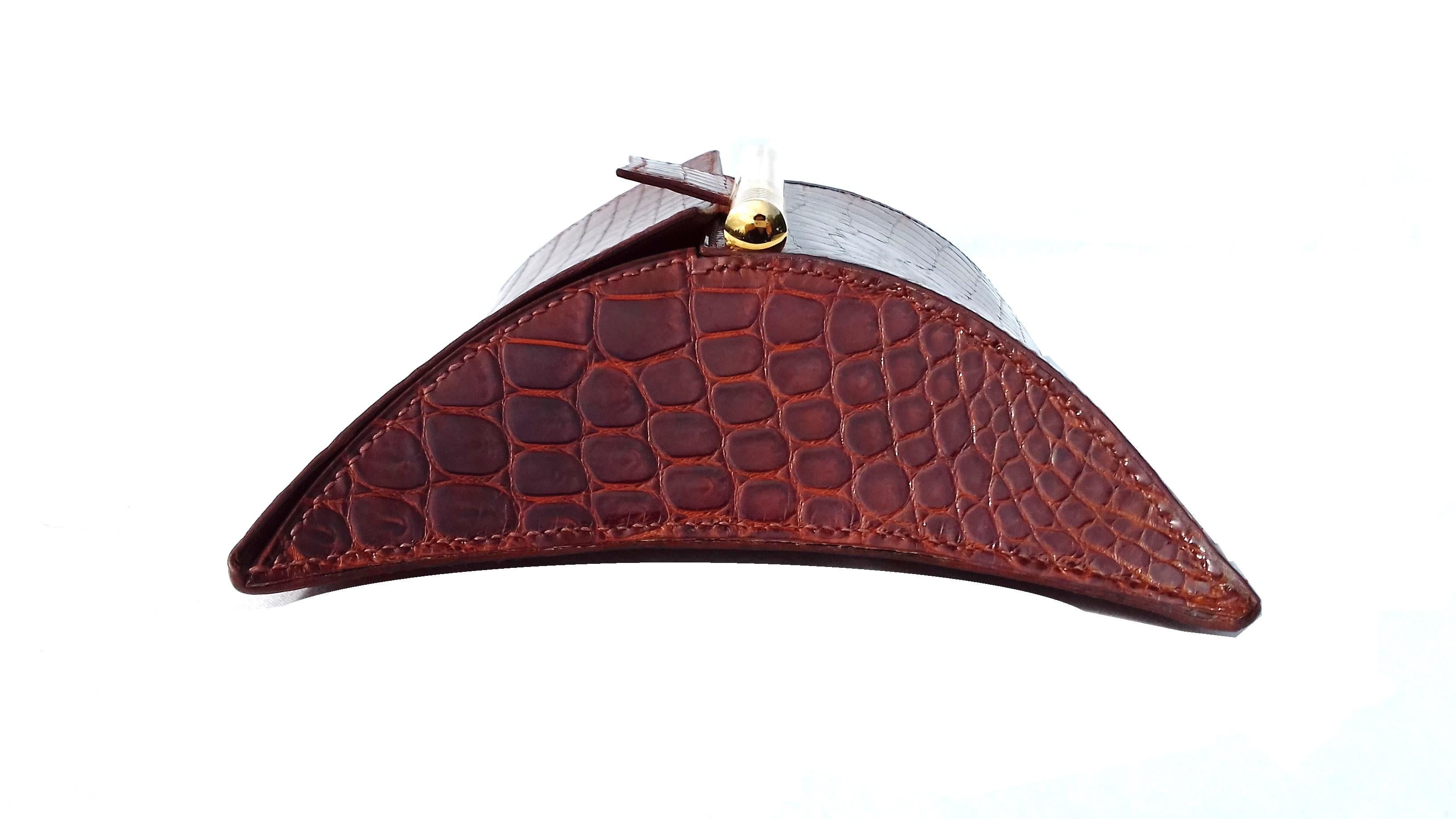 Exceptionnel Sac à main Hermès Pochette en Crocodile Brown Ghw Rare en vente 14