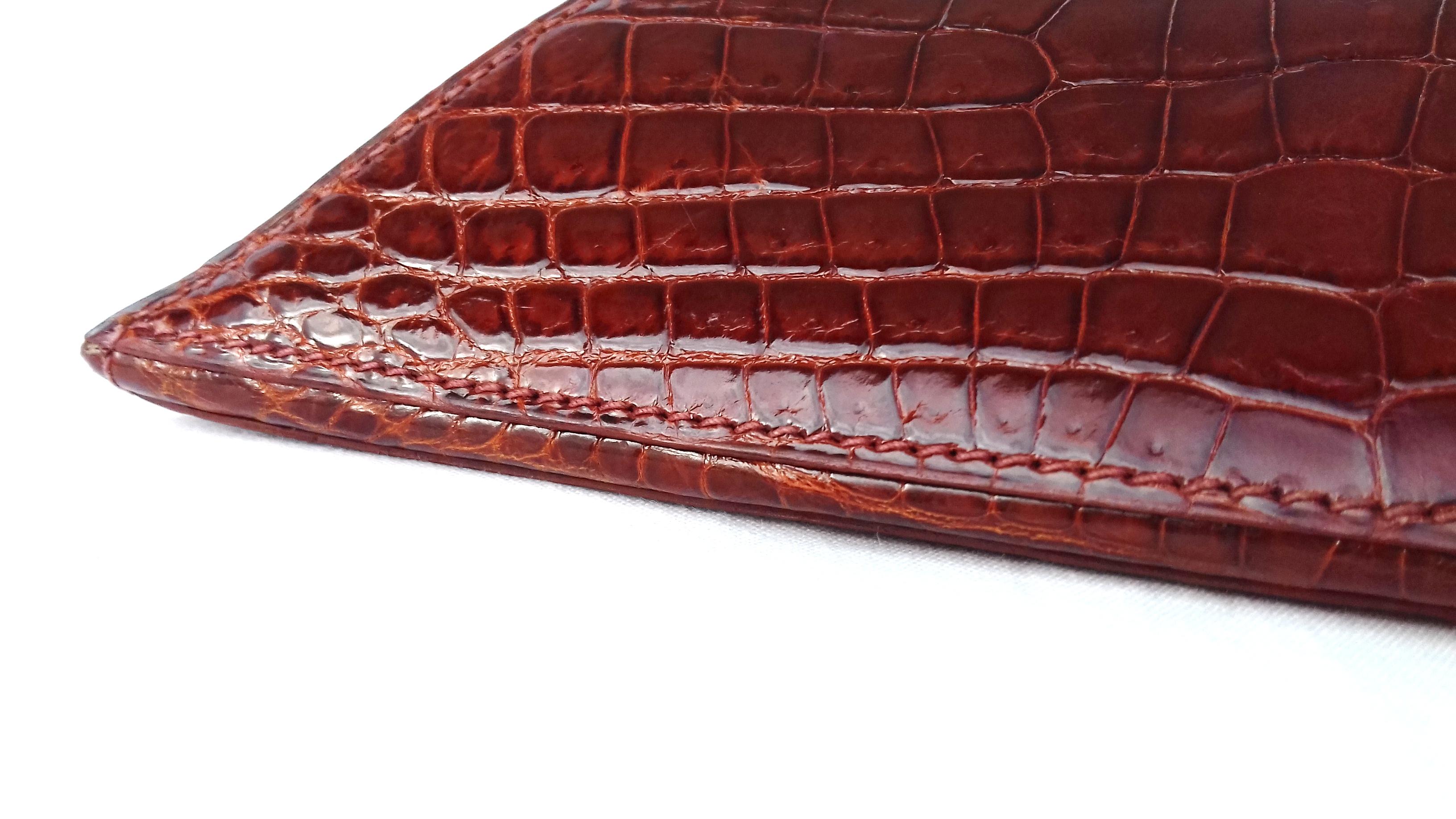 Exceptionnel Sac à main Hermès Pochette en Crocodile Brown Ghw Rare en vente 15