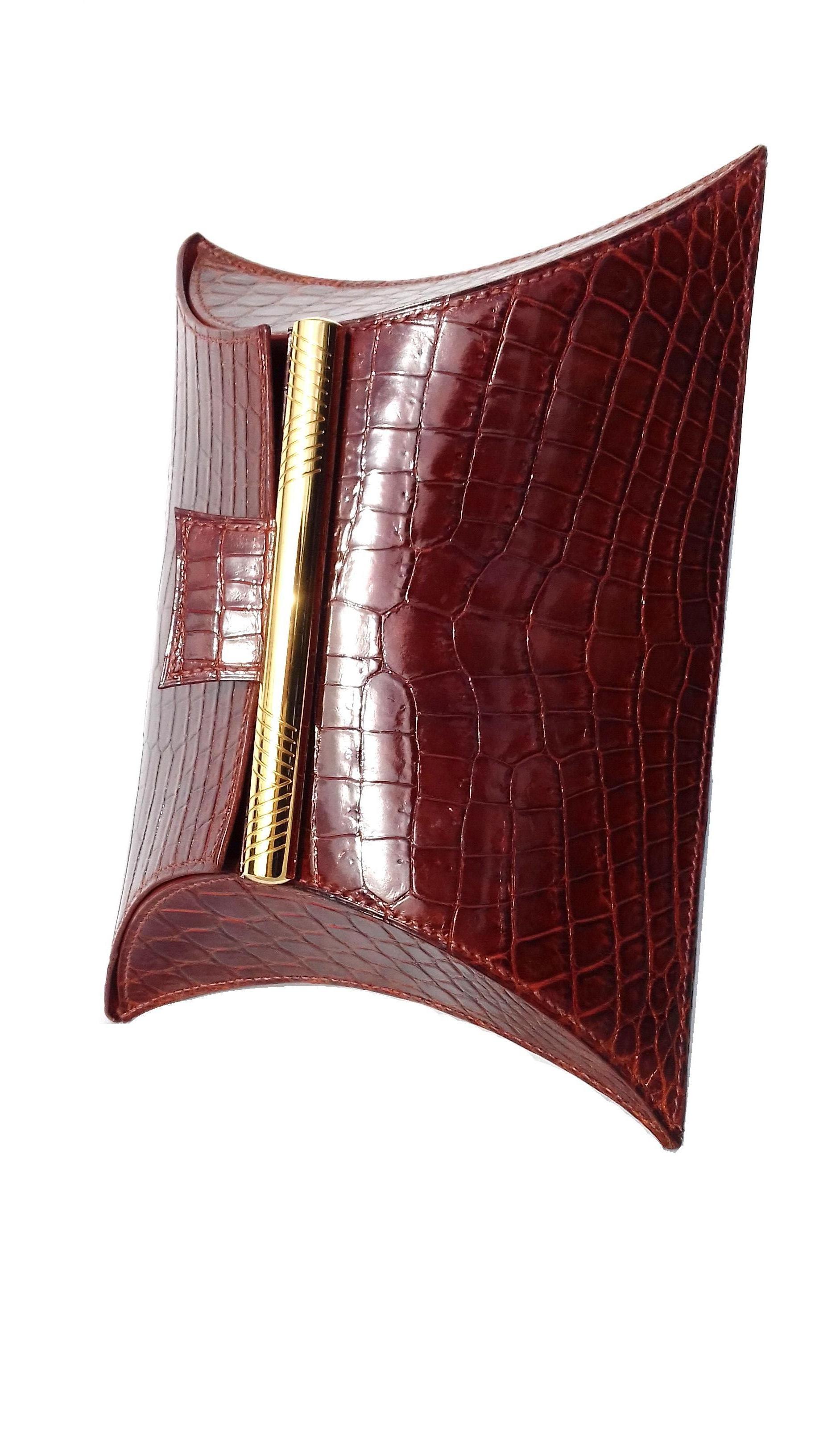 Außergewöhnliche Hermès Handtasche Geldbörse Clutch in Brown Krokodil Ghw Selten im Angebot 4