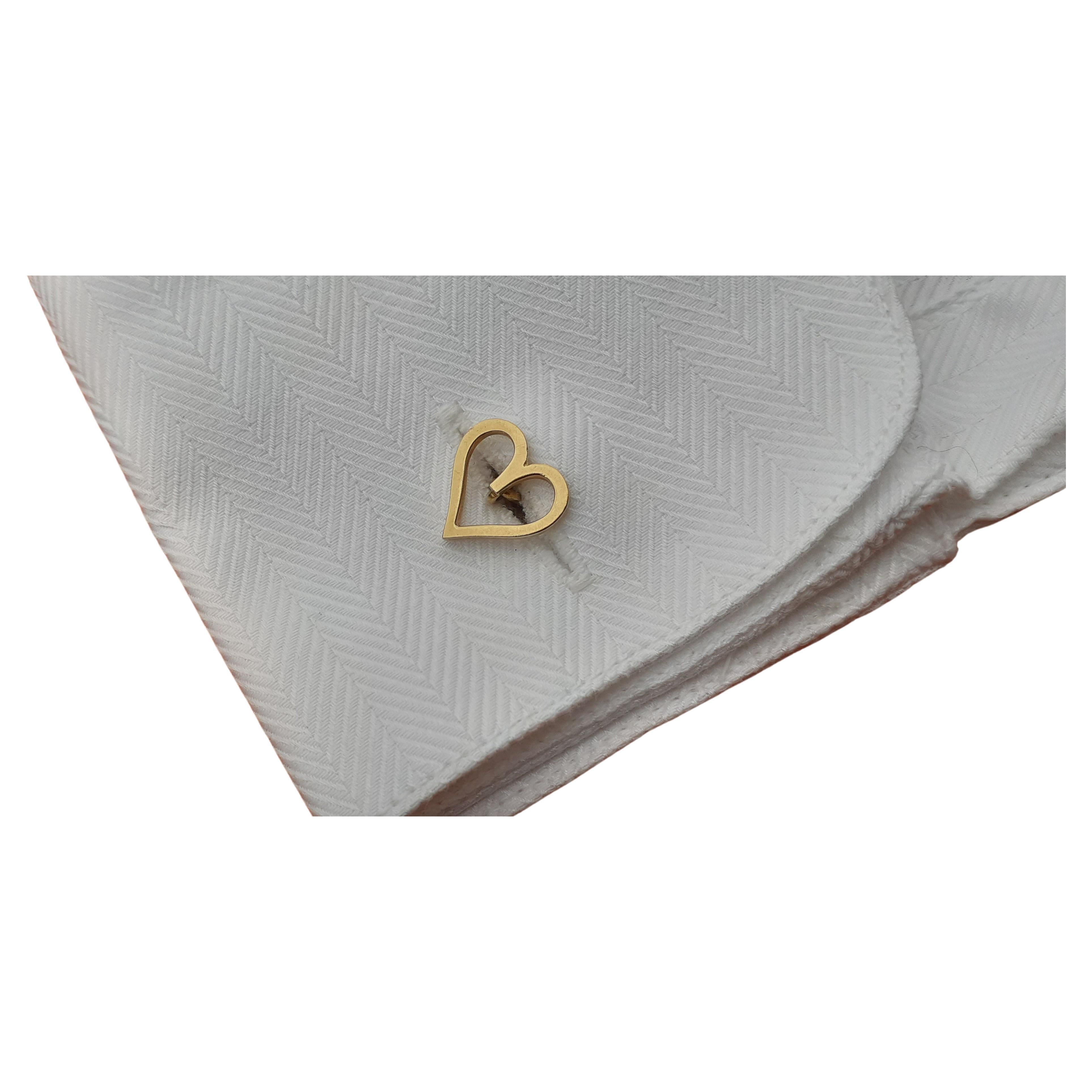 Exceptional Hermès Heart Shaped Cufflinks in Yellow Gold For Sale