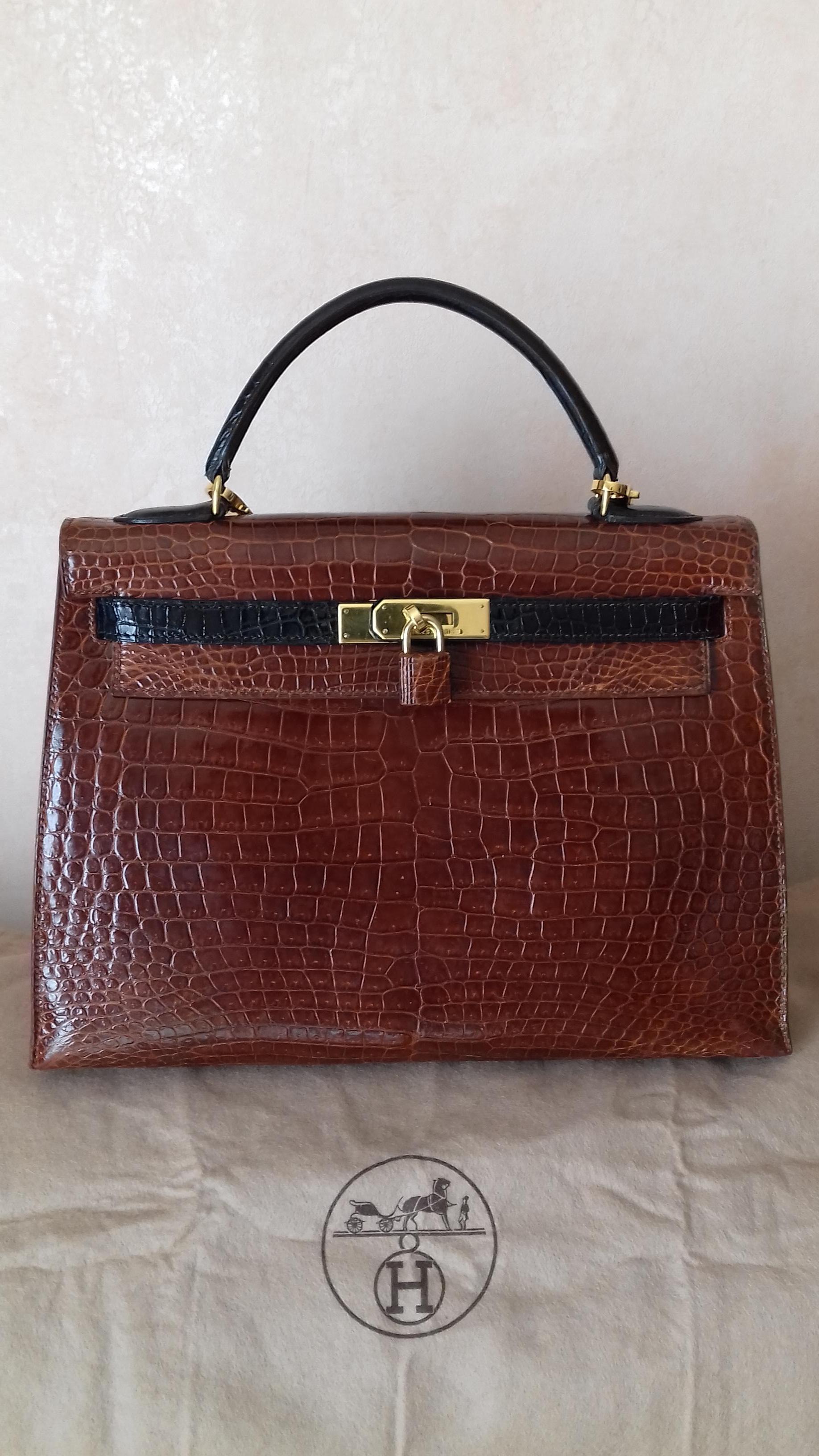Exceptional Hermès Kelly Bag Vintage Bicolore Etrusque and Black Crocodile 33 cm 1