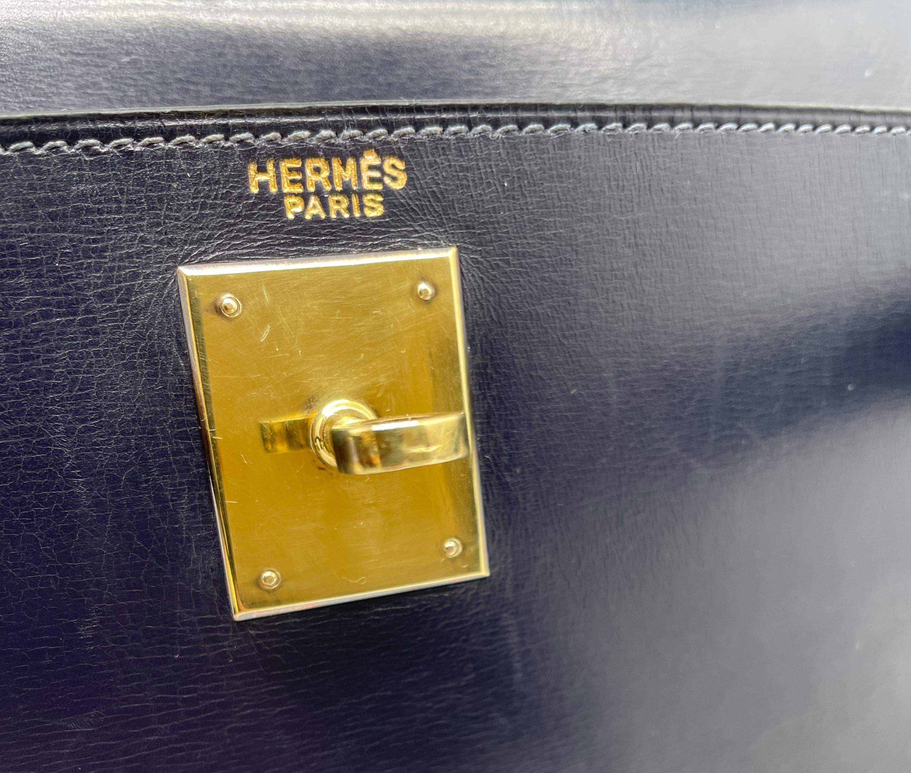 Außergewöhnliche Hermès Kelly Tasche 28 zurück in Marine Box Leder 13