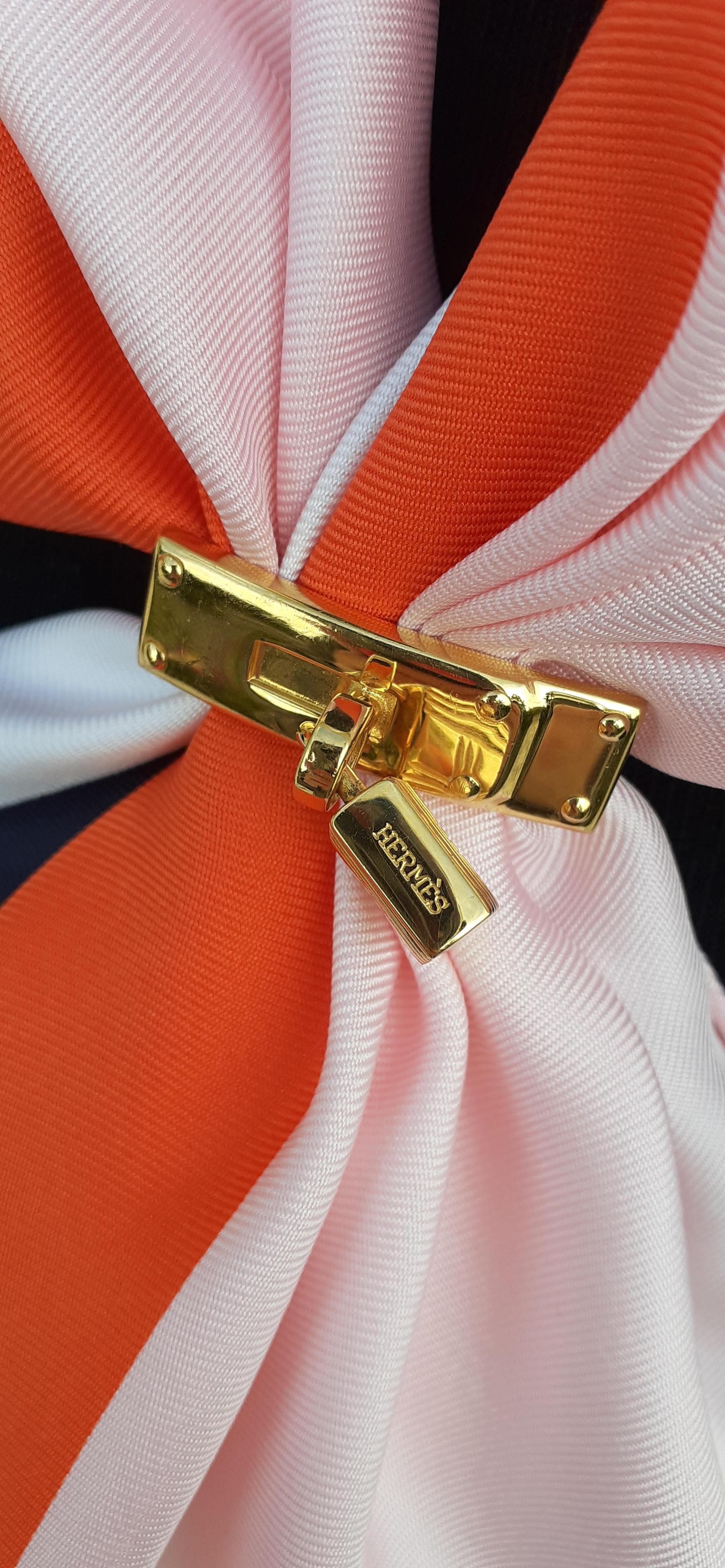 Exceptional Hermès Kelly Clasp Shaped Scarf Ring with Padlock Ghw For Sale 12