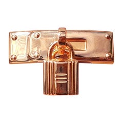 Exceptional Hermès Kelly Clasp Shaped Scarf Ring with Padlock Ghw