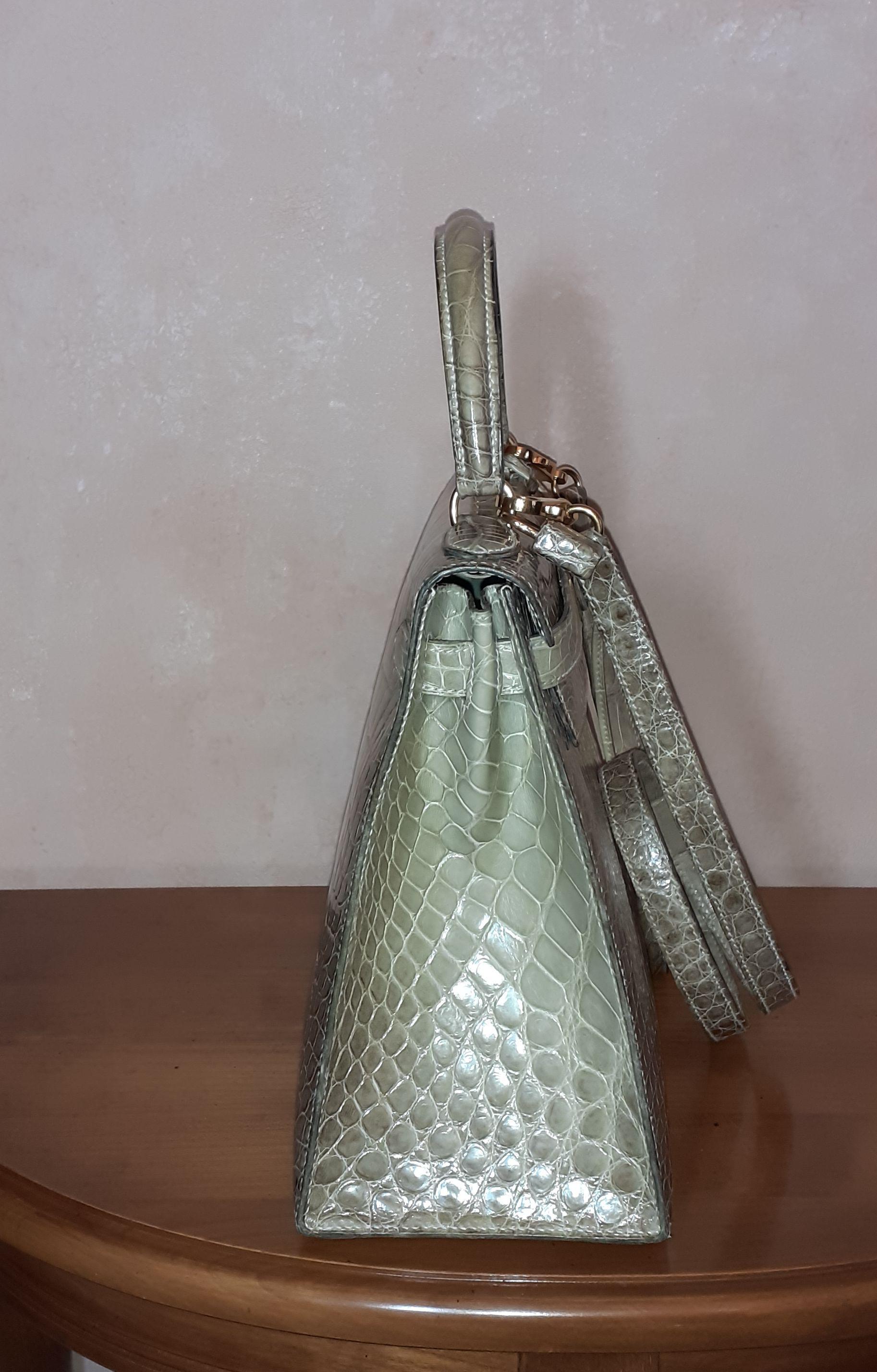 Exceptional Hermès Kelly Sellier Bag Shiny Vert Celadon Natura Alligator Ghw 28 3