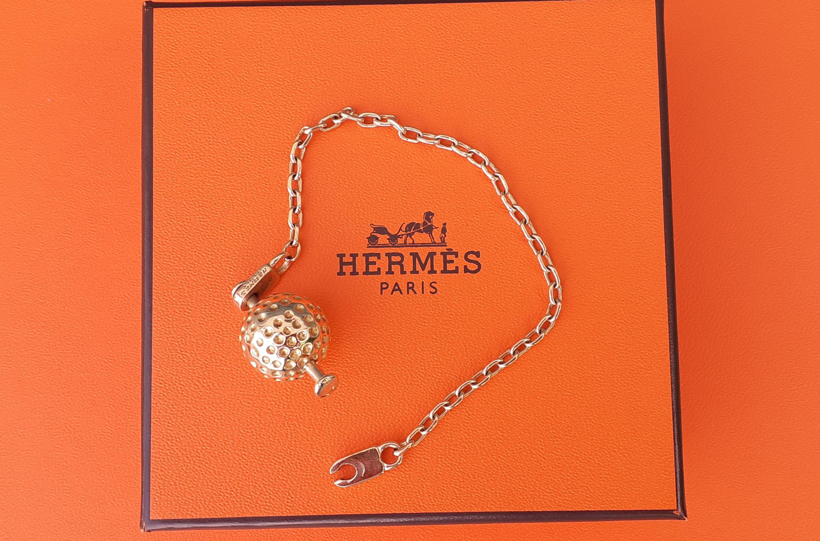 Brown Exceptional Hermès Key Holder Keychain Golf Ball Shape in Yellow Gold RARE For Sale