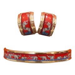 Exceptional Hermès Matching Set Bracelet Earrings Elephants Grazing Red Ghw 65