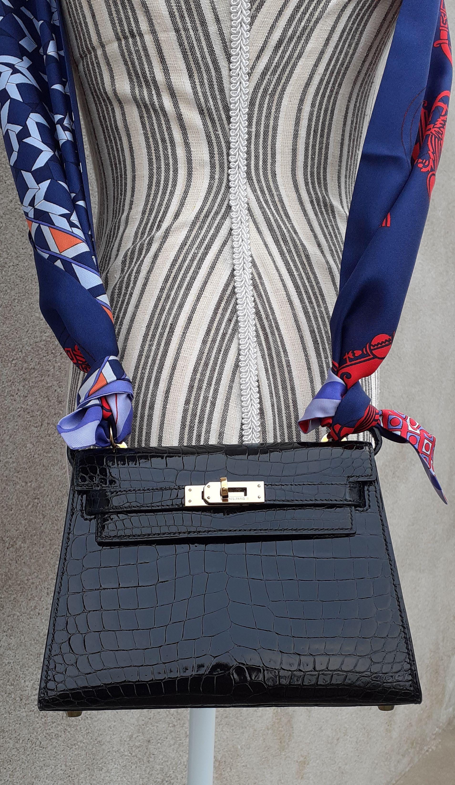 Exceptional Hermès Mini Kelly  Bag 20 cm Shiny Black Porosus Crocodile Ghw  12
