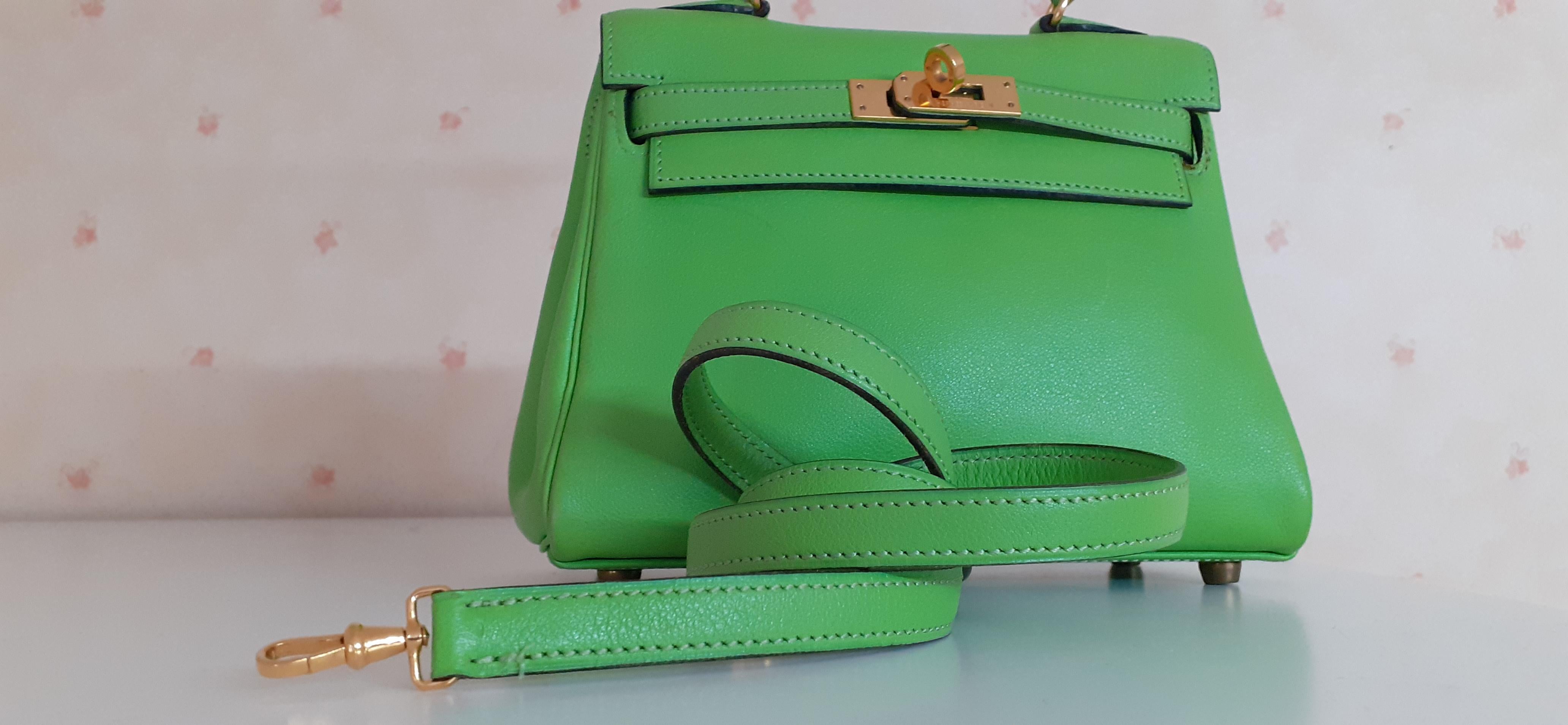 Exceptional Hermès Mini Kelly Retourné 20cm Gulliver Vert Cru Ghd RARE For Sale 13
