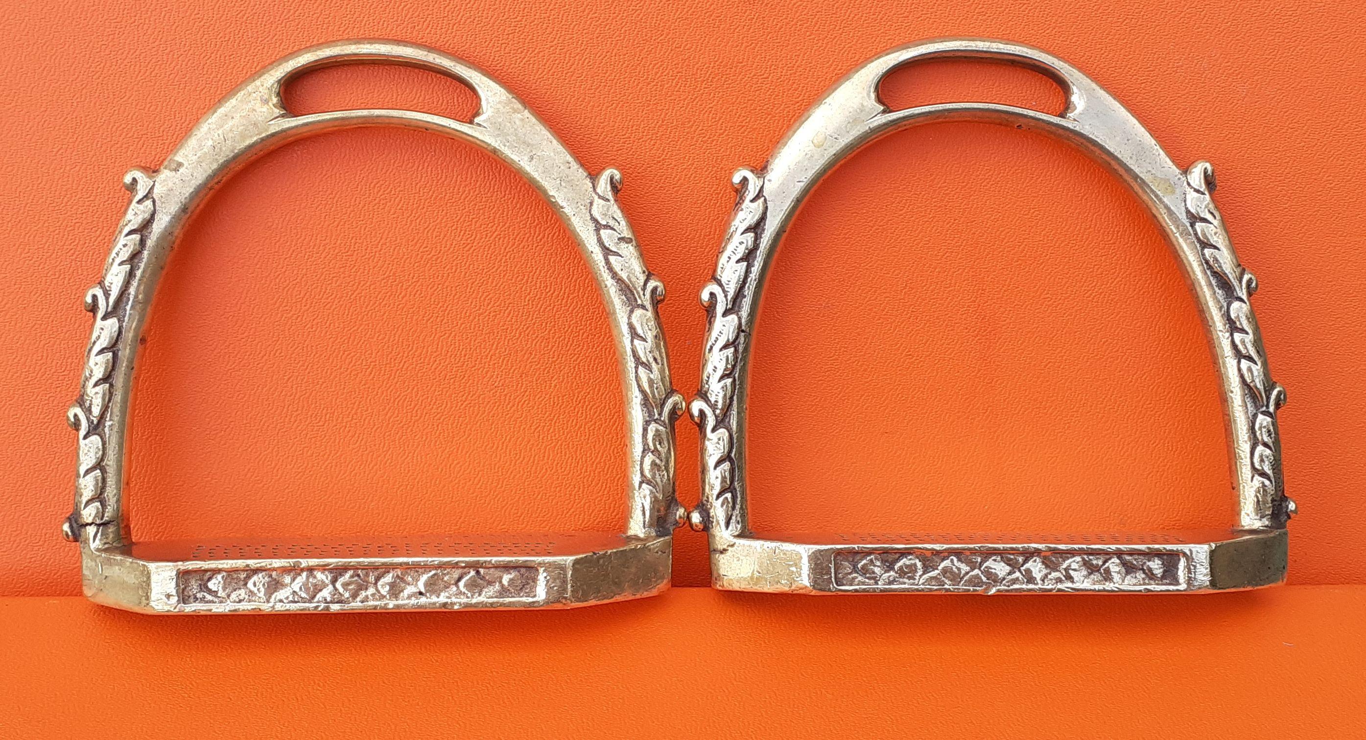 Exceptionnelle paire d'étriers en bronze ciselé Hermès Horse Ridding Texas en vente 6