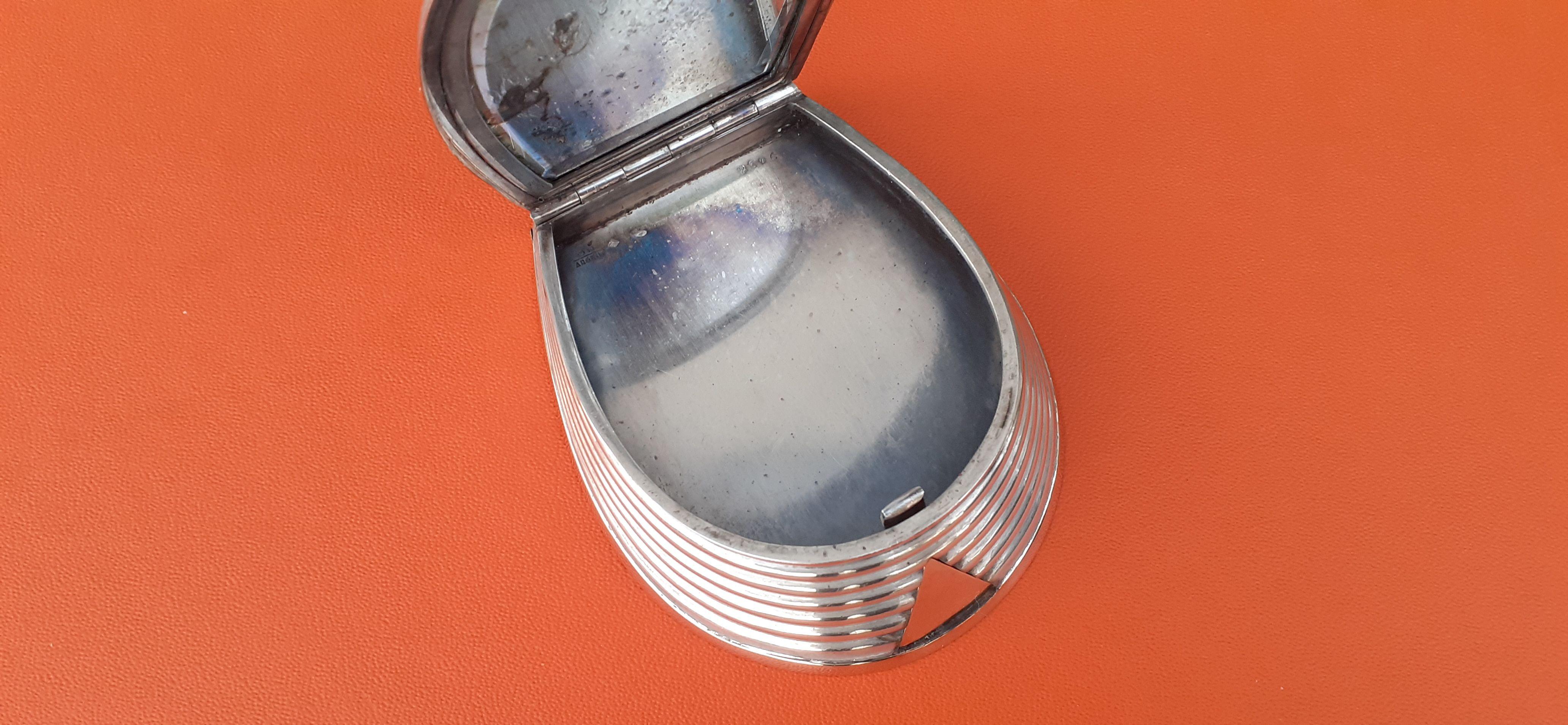 Exceptional Hermès Pill Box Horse Hoof shaped in Silver and Gold Texas For Sale 6