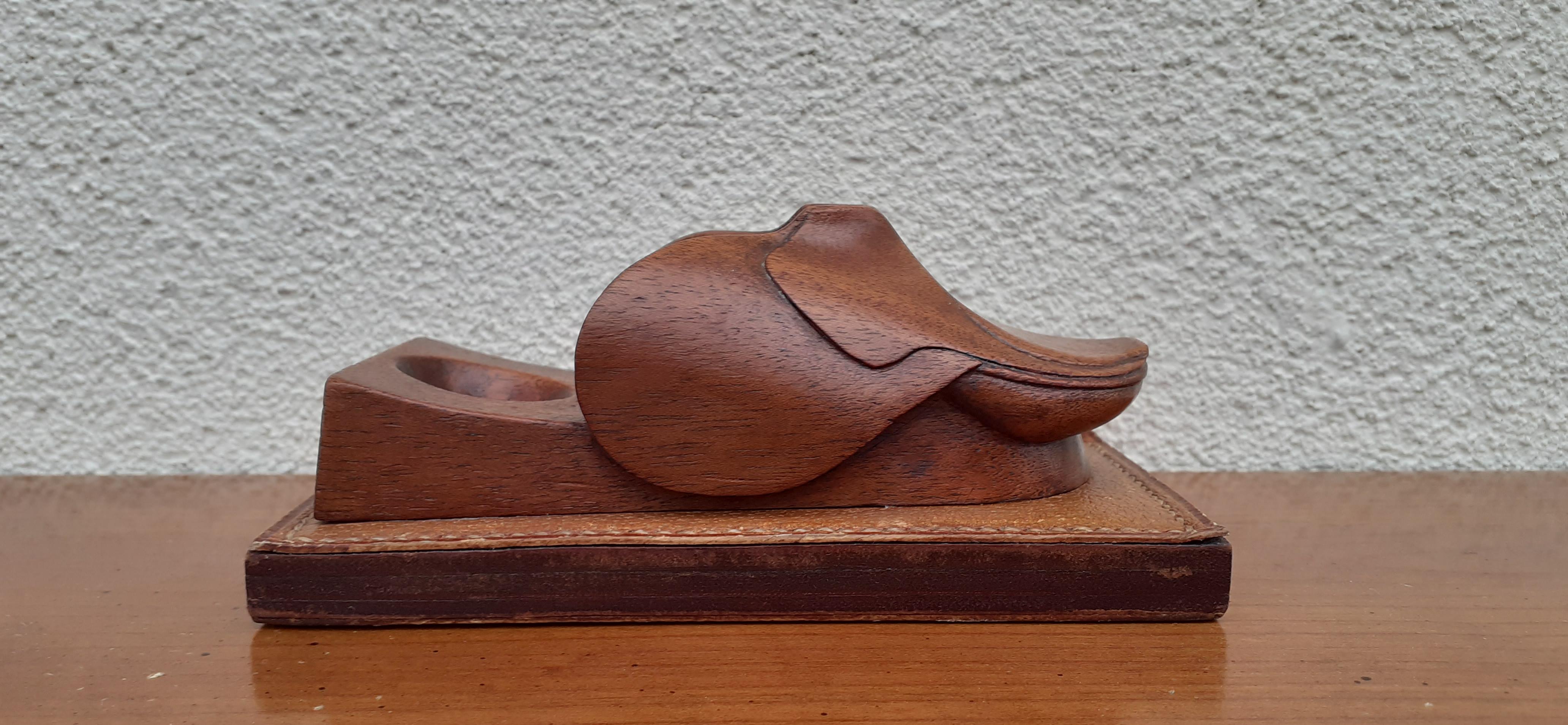 Brown Exceptional Hermès Pipe Holder or Paperweight Horse Saddle Shaped Rodeo Texas For Sale