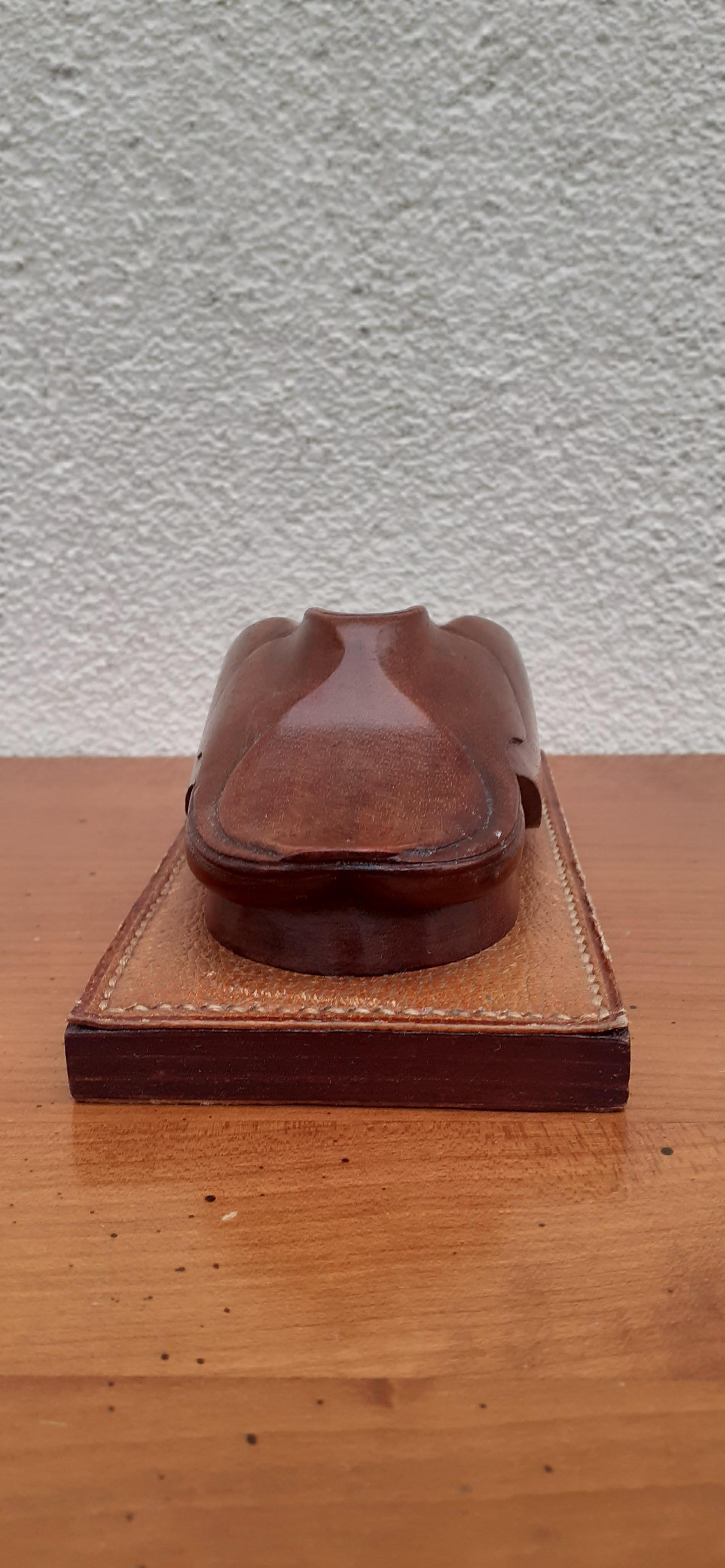 Exceptional Hermès Pipe Holder or Paperweight Horse Saddle Shaped Rodeo Texas For Sale 1