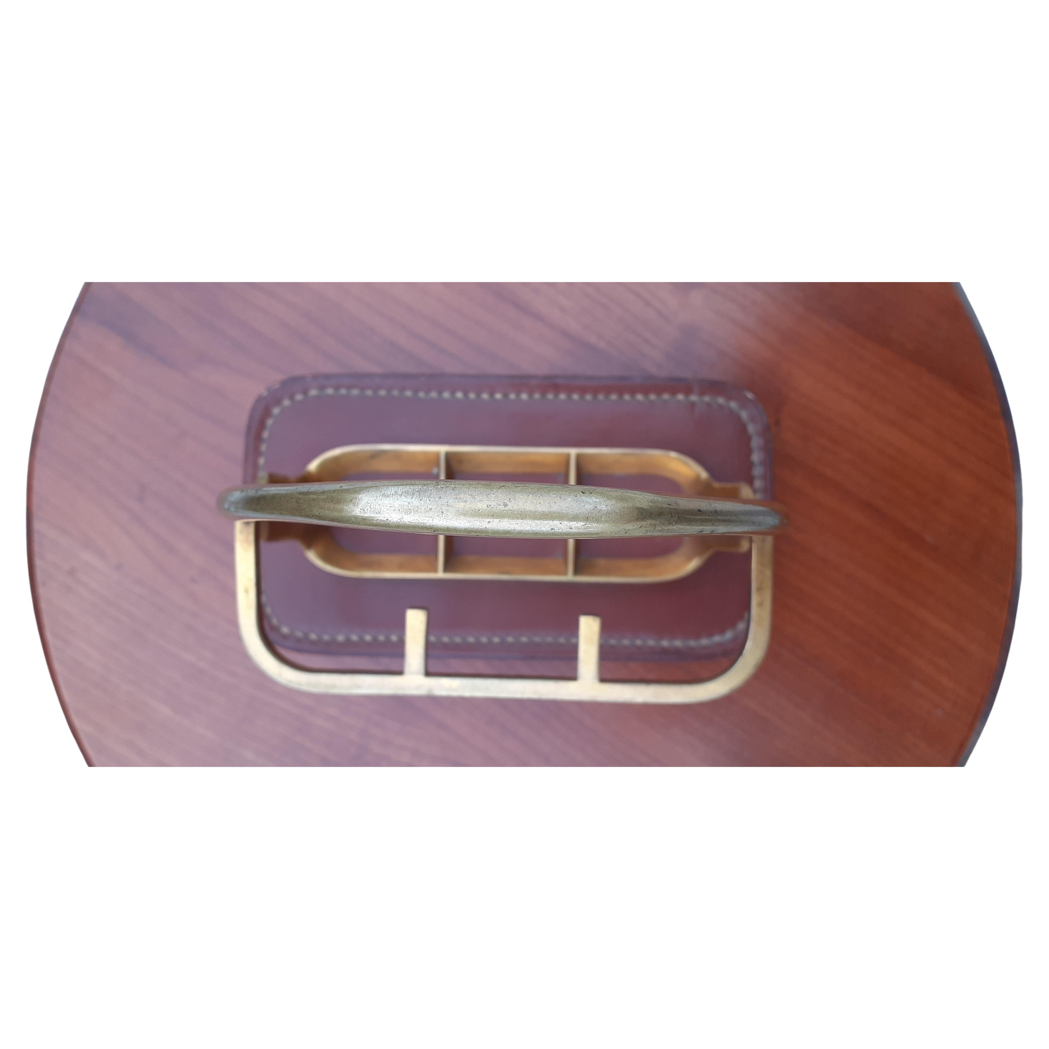 Brown Exceptional Hermès Pipe Holder Stirrup Shaped in Brass and Leather Texas For Sale