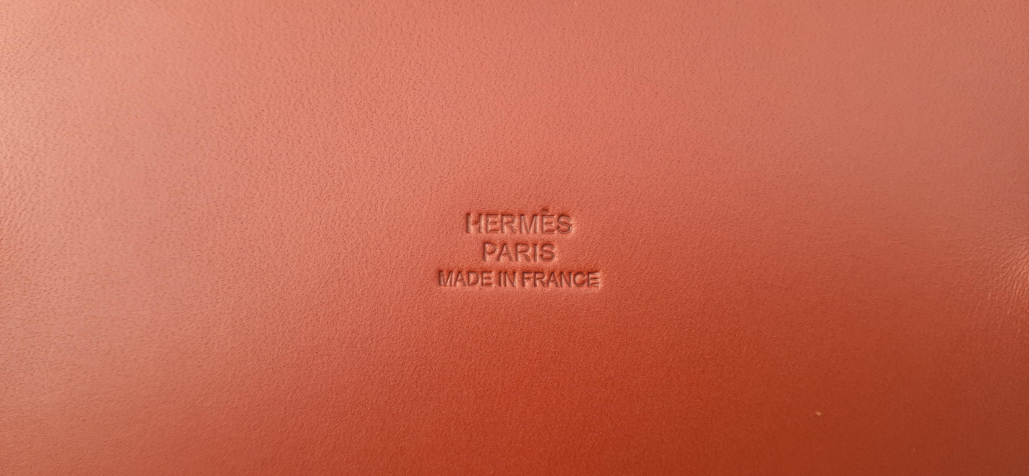 Height of elegance for this gorgeous authentic Hermès change tray

From the 