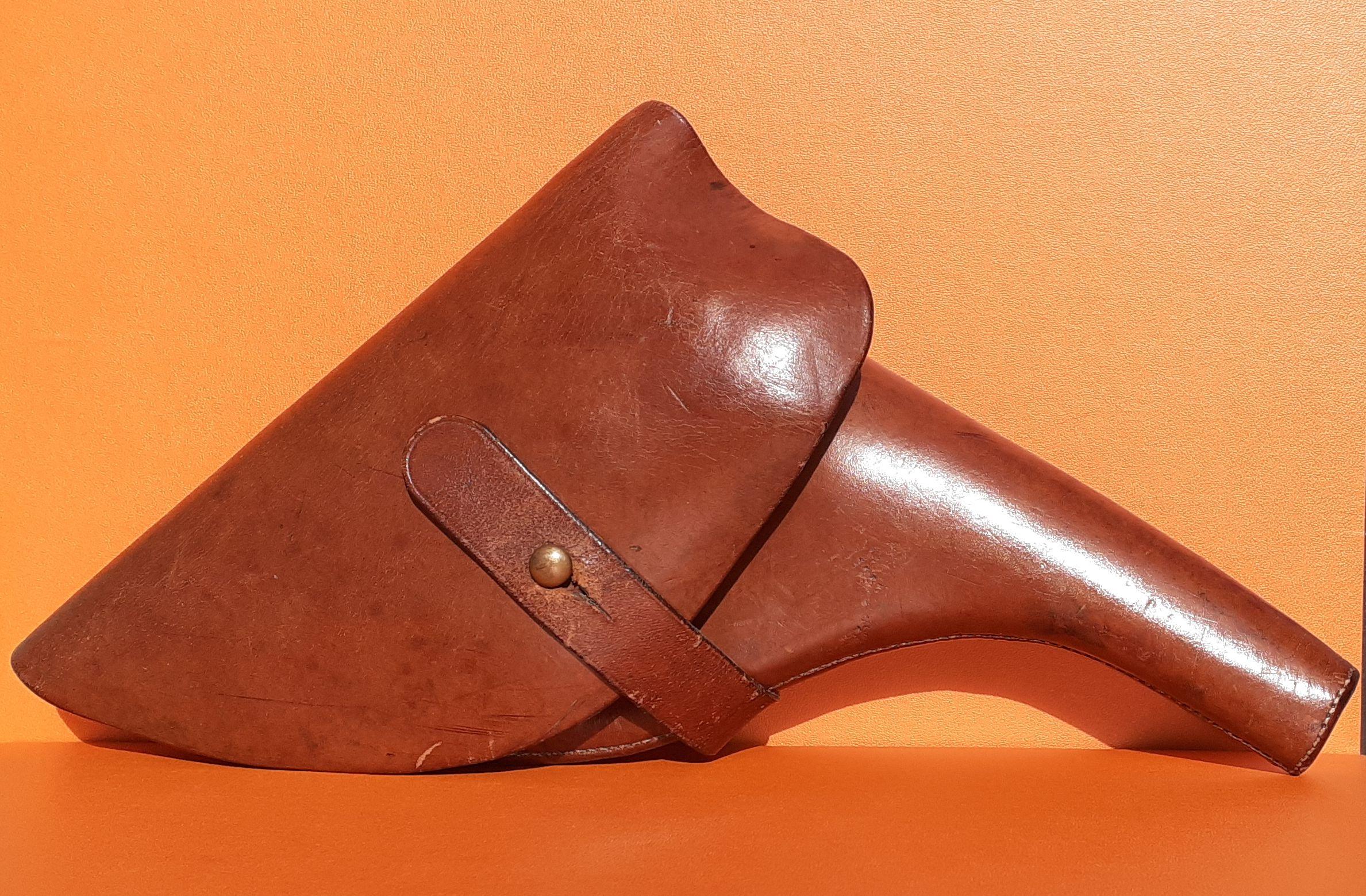 Exceptional Hermès Revolver Holster in Leather High Quality RARE 9