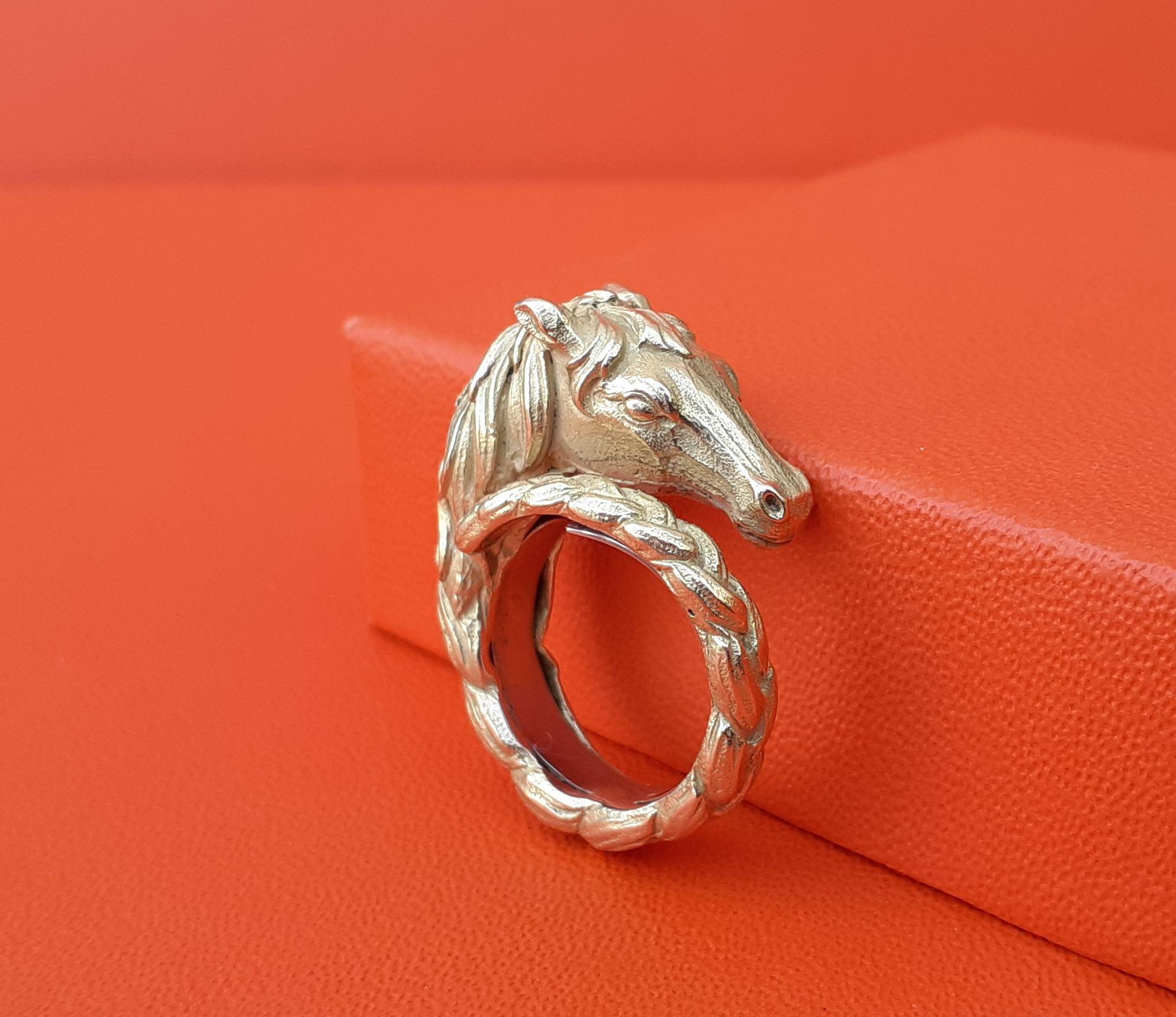 Exceptional Hermès Ring Horse Shaped in Yellow Gold 18K RARE For Sale 1