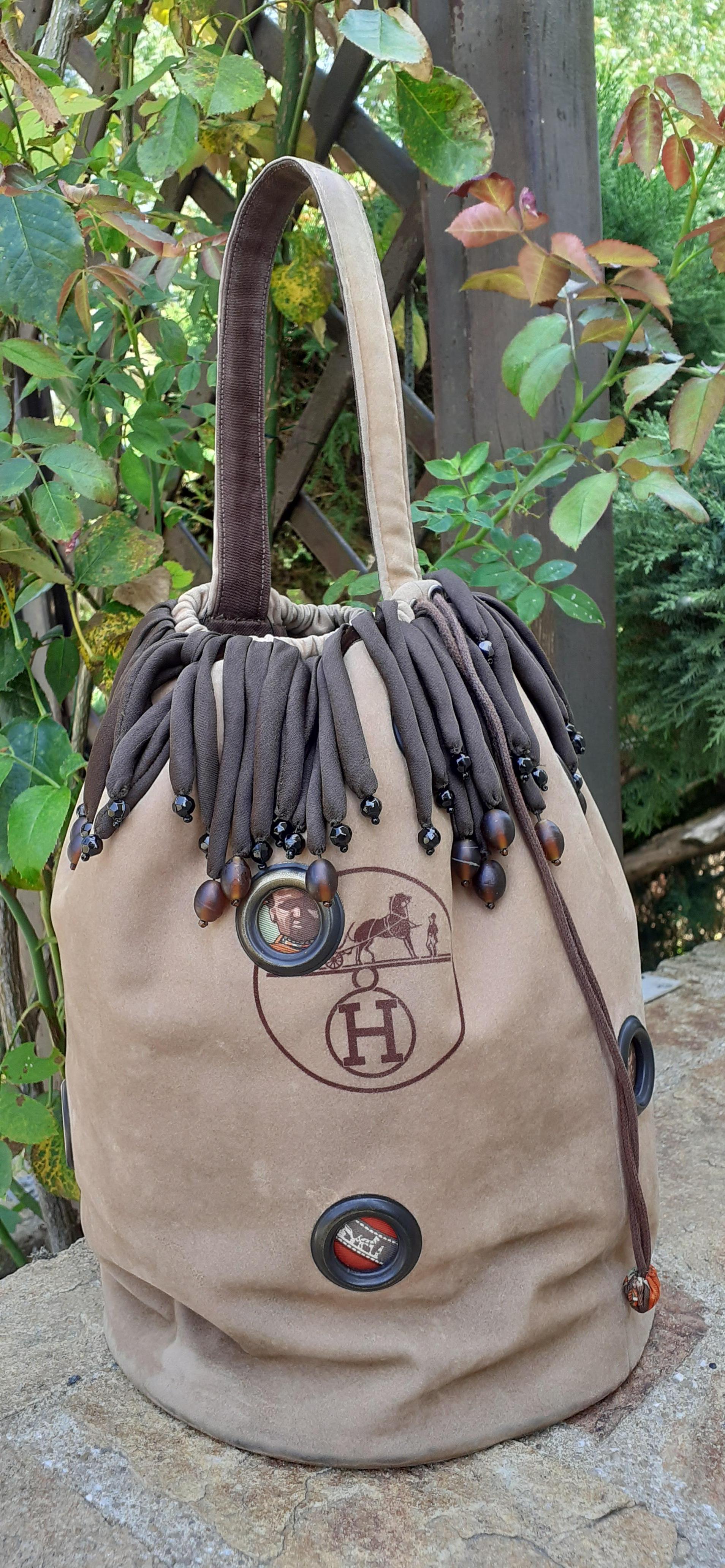 Exceptional Hermès Sac Seau Bucket Bag Suede Dustbag Perles Du Kenya RARE For Sale 10