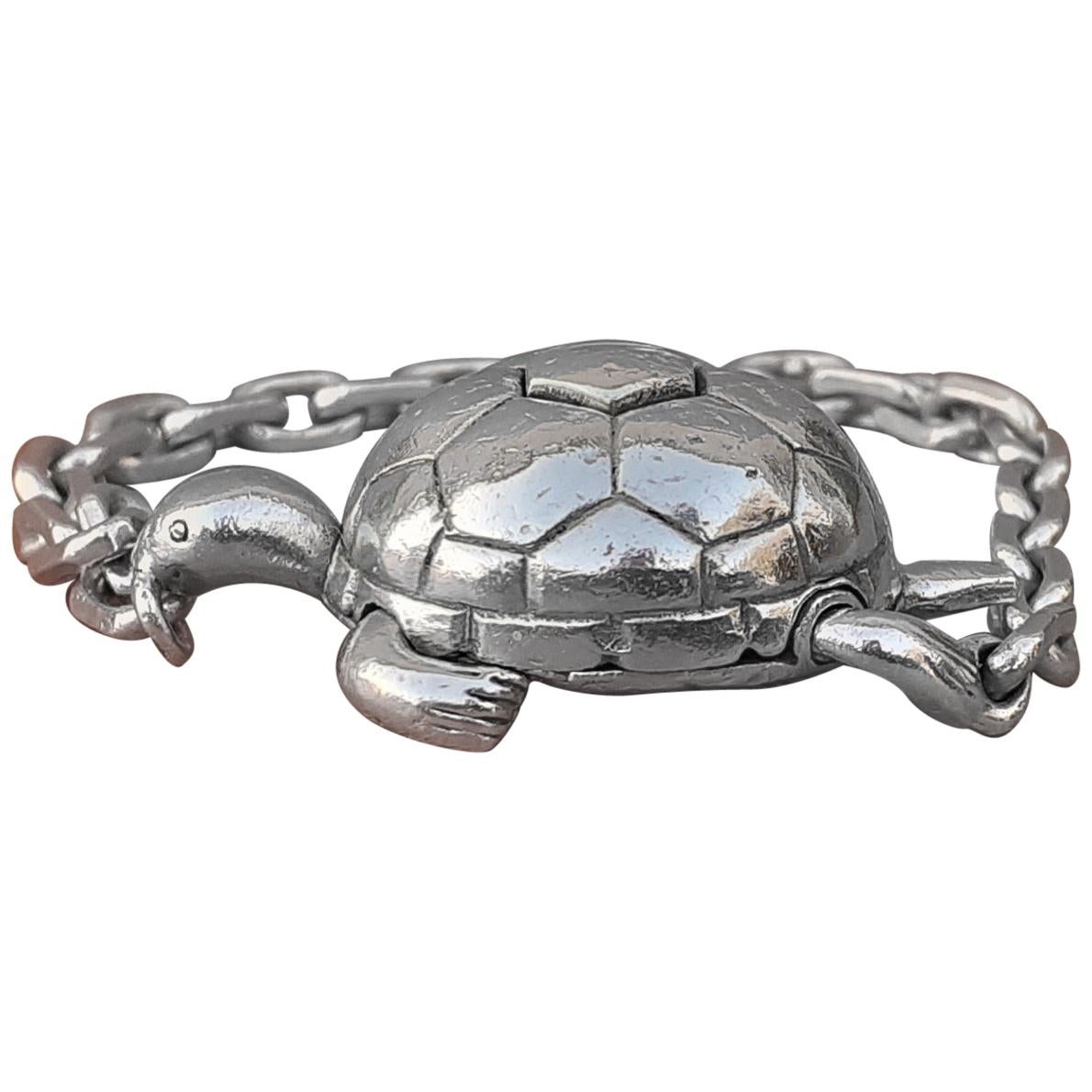 Exceptional Hermès Secret Mechansim Turtle Key Ring or Charm in Silver 
